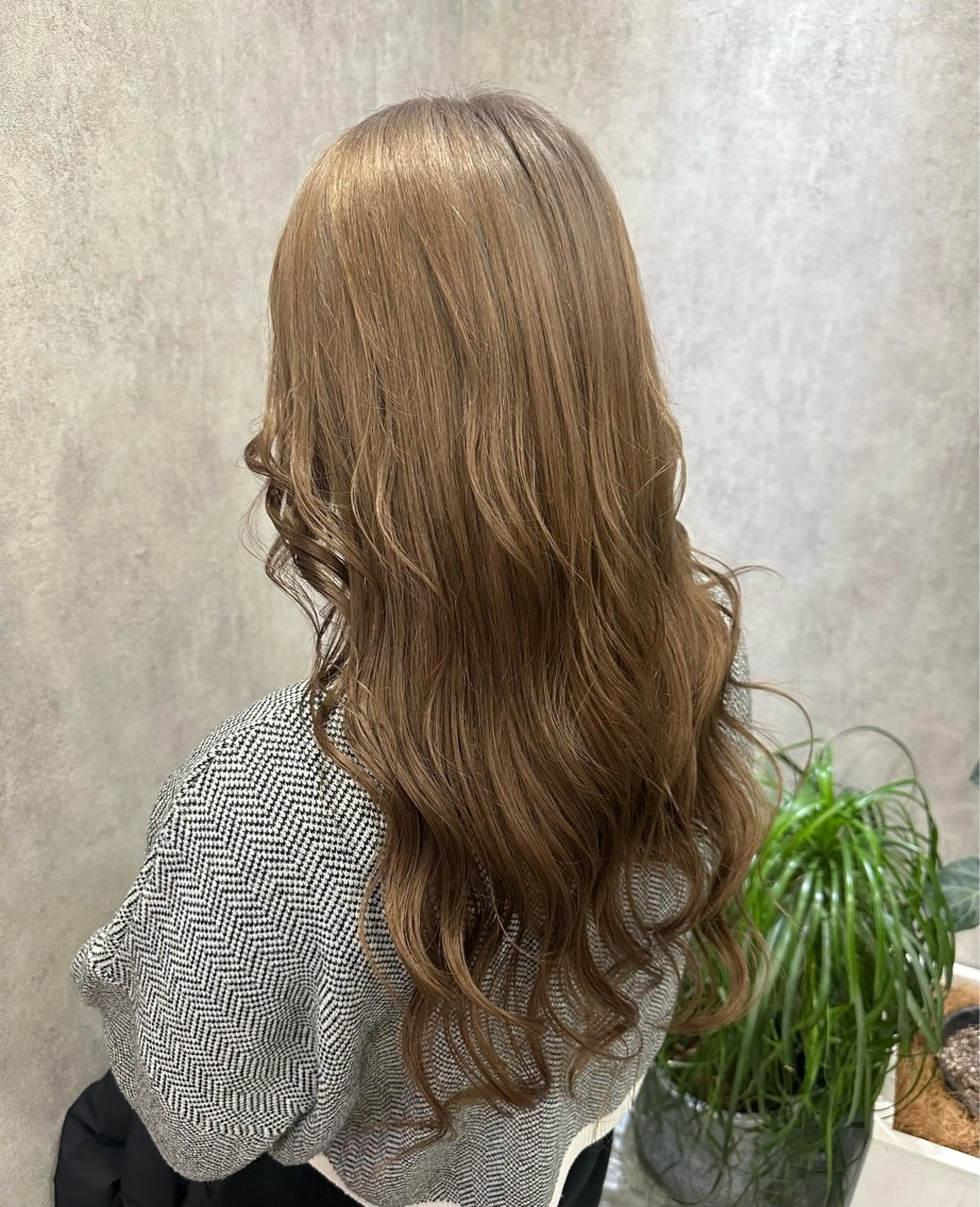 ロング ヘアカラー MOURI CHISATOのヘアスタイル