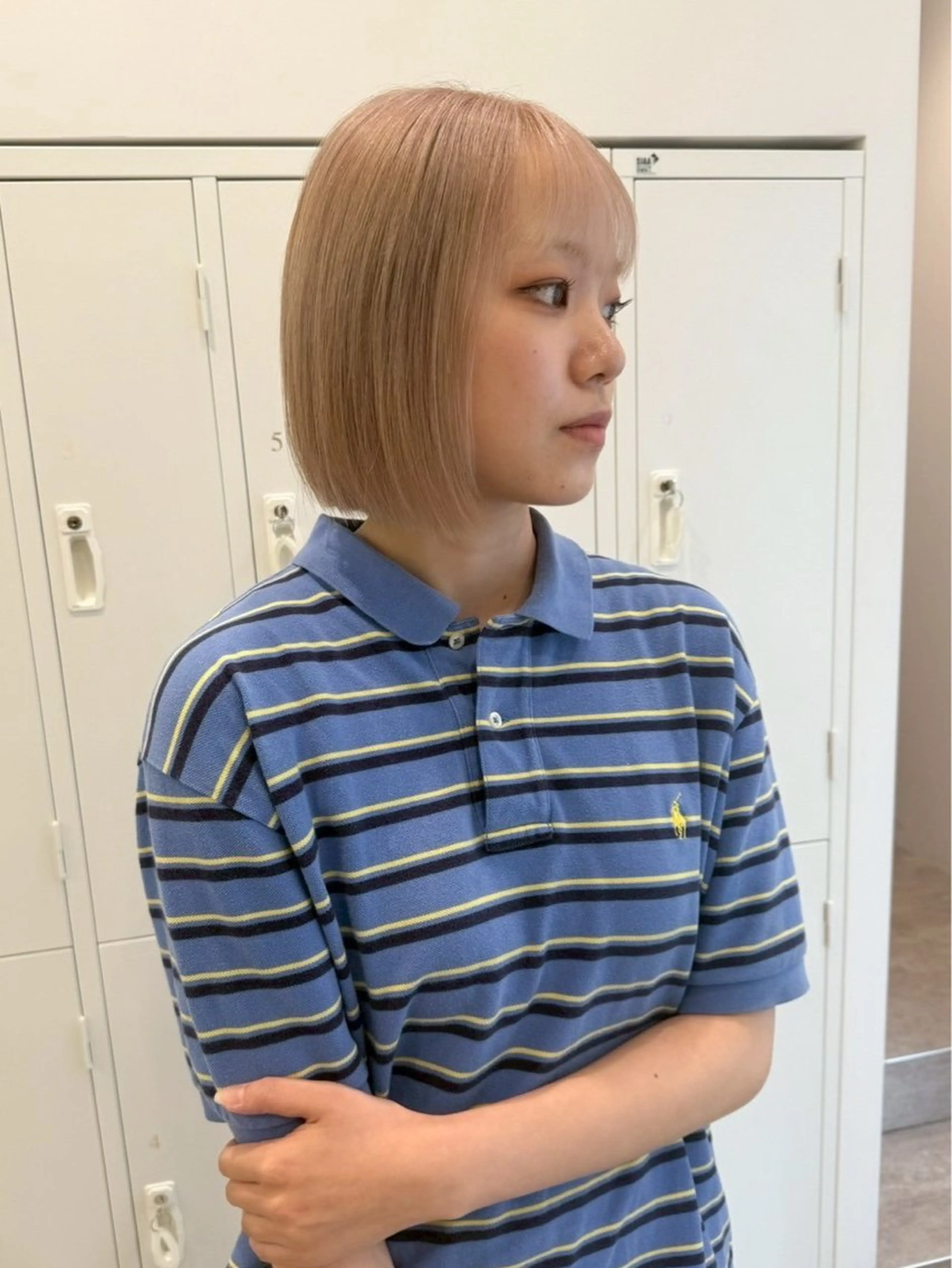 ショート カラー ヘアアレンジ ブリーチ ダブルカラー イヤリングカラー イルミナカラー ブリーチなしカラー 立川レイヤー ブリーチaoiのヘアスタイル
