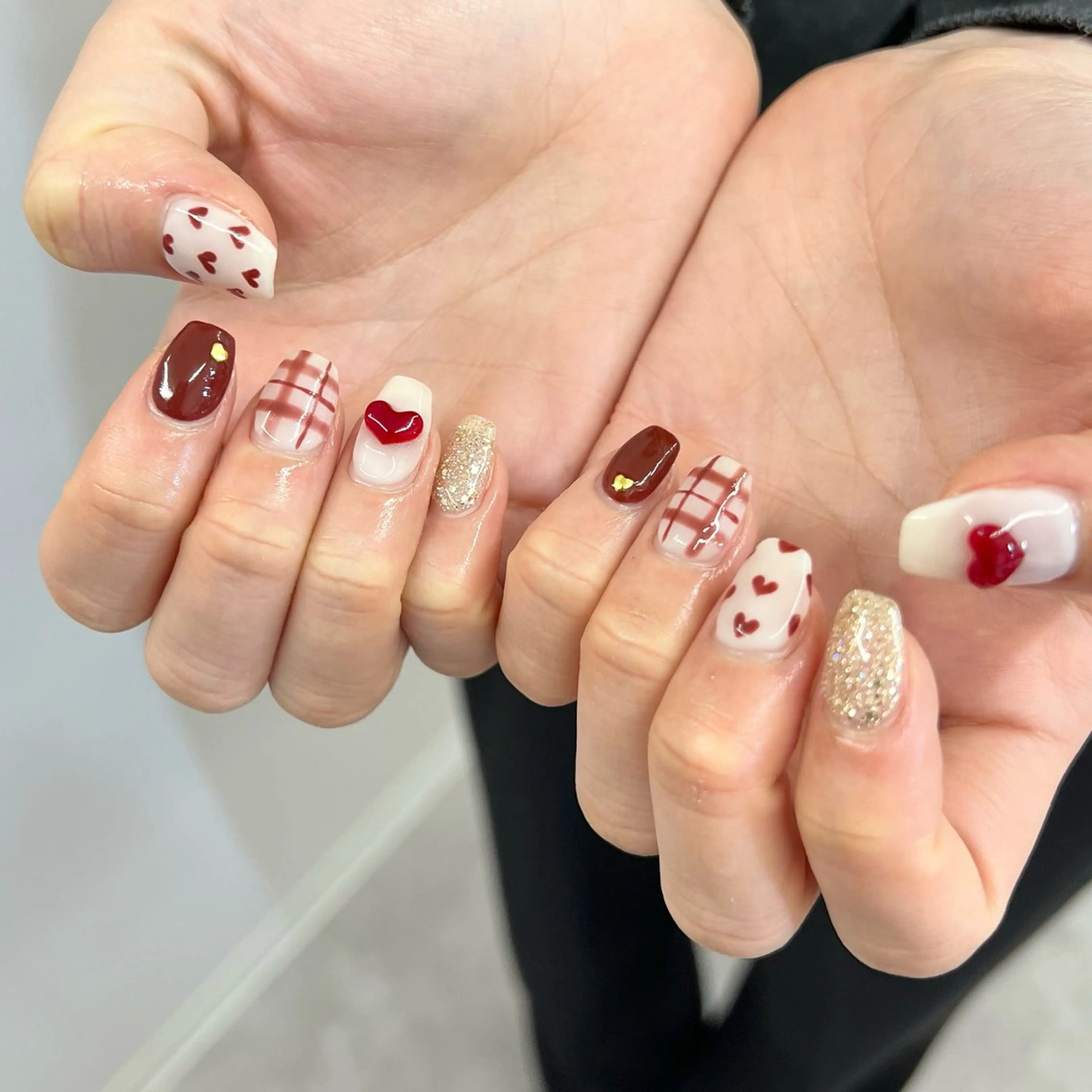 ネイル ジェルネイル ゴールド ハート マグネットネイル ニュアンスネイル ハンドネイル ハンドケア Bana_ Nailのその他イメージ