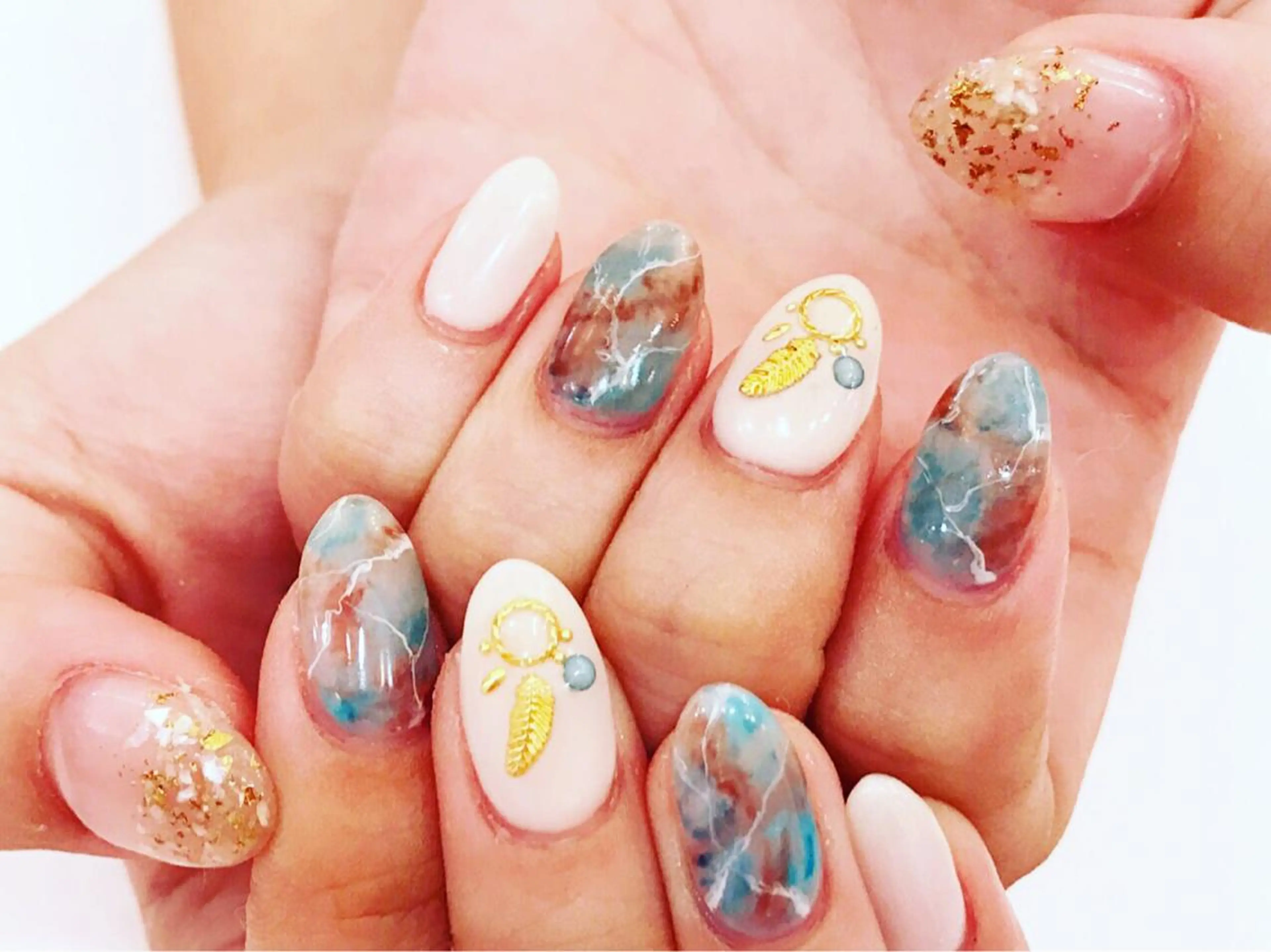 ショート カラー パーマ ヘアアレンジ メンズ キッズ ネイル マツエク・マツパ 付け放題 フットネイル ジェルネイル 持ち込み スカルプネイル NAILSGOGO shibuyaのネイルデザイン