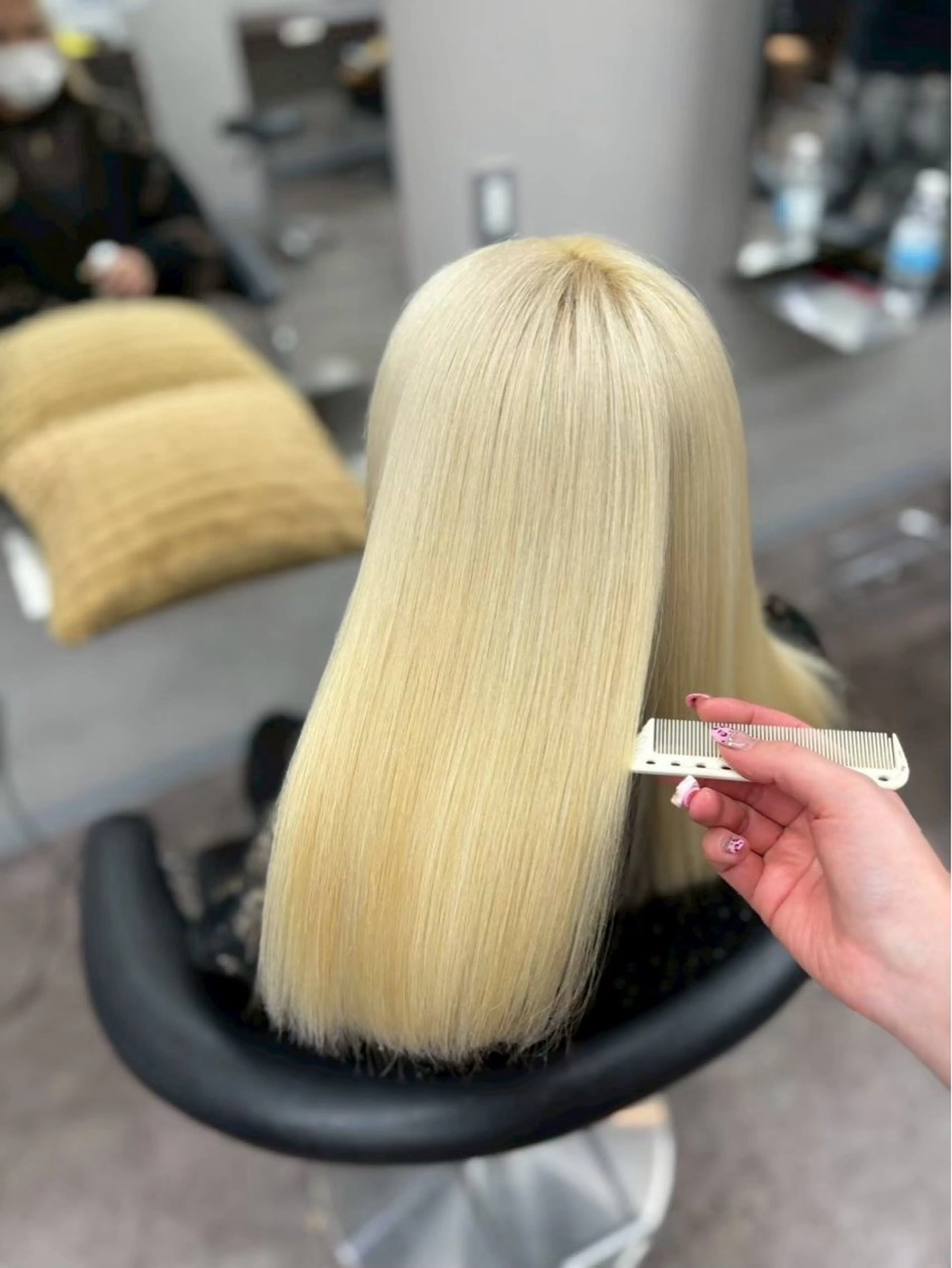 ロング カラー ブリーチ 髪質改善 トリートメント モッズヘア越谷西口店所属・市森 心寧のヘアスタイル