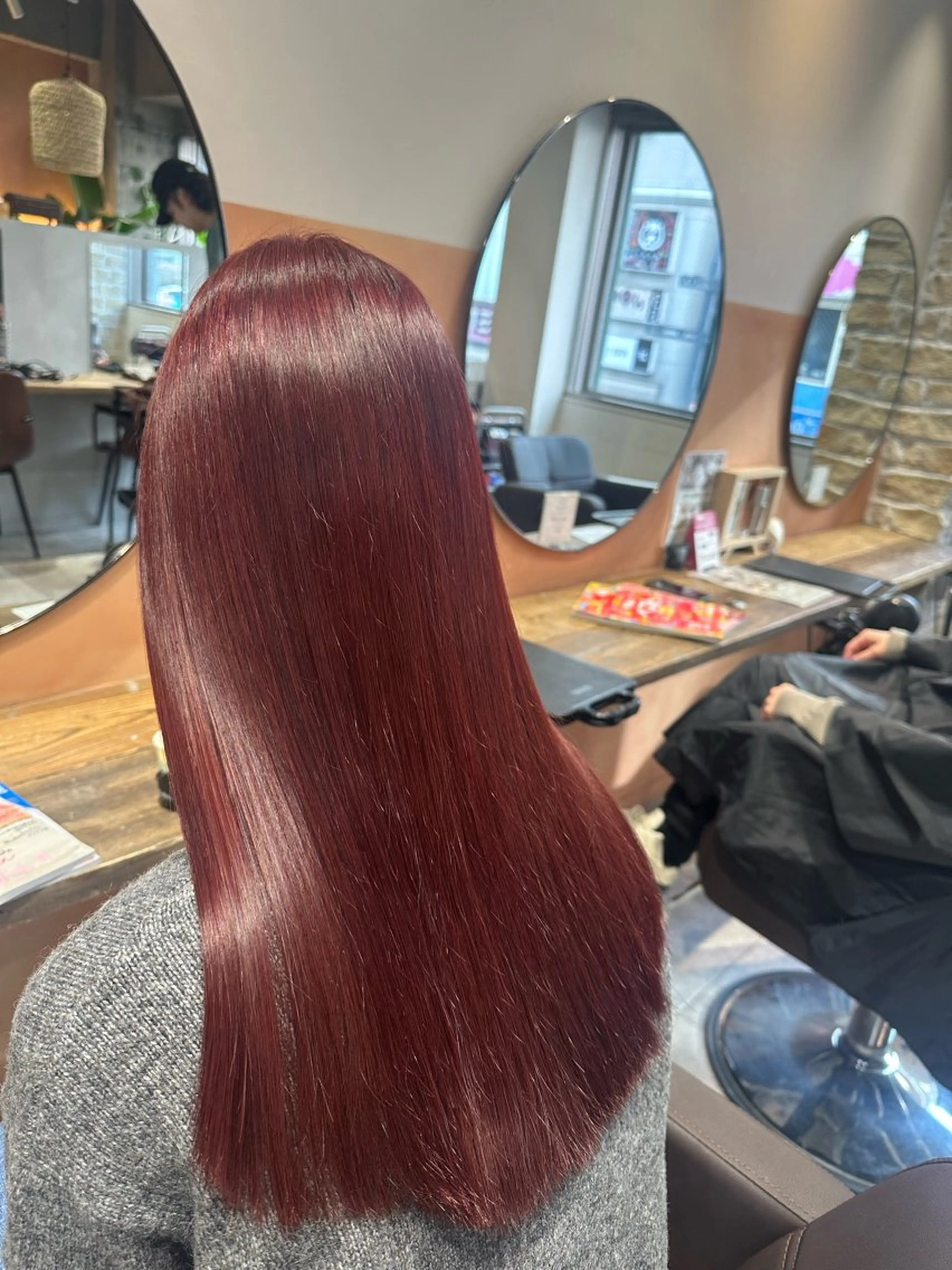 セミロング カラー ボルドーカラー カット ヘアカラー トリートメント yu-ki レイヤー/ブリーチのヘアスタイル