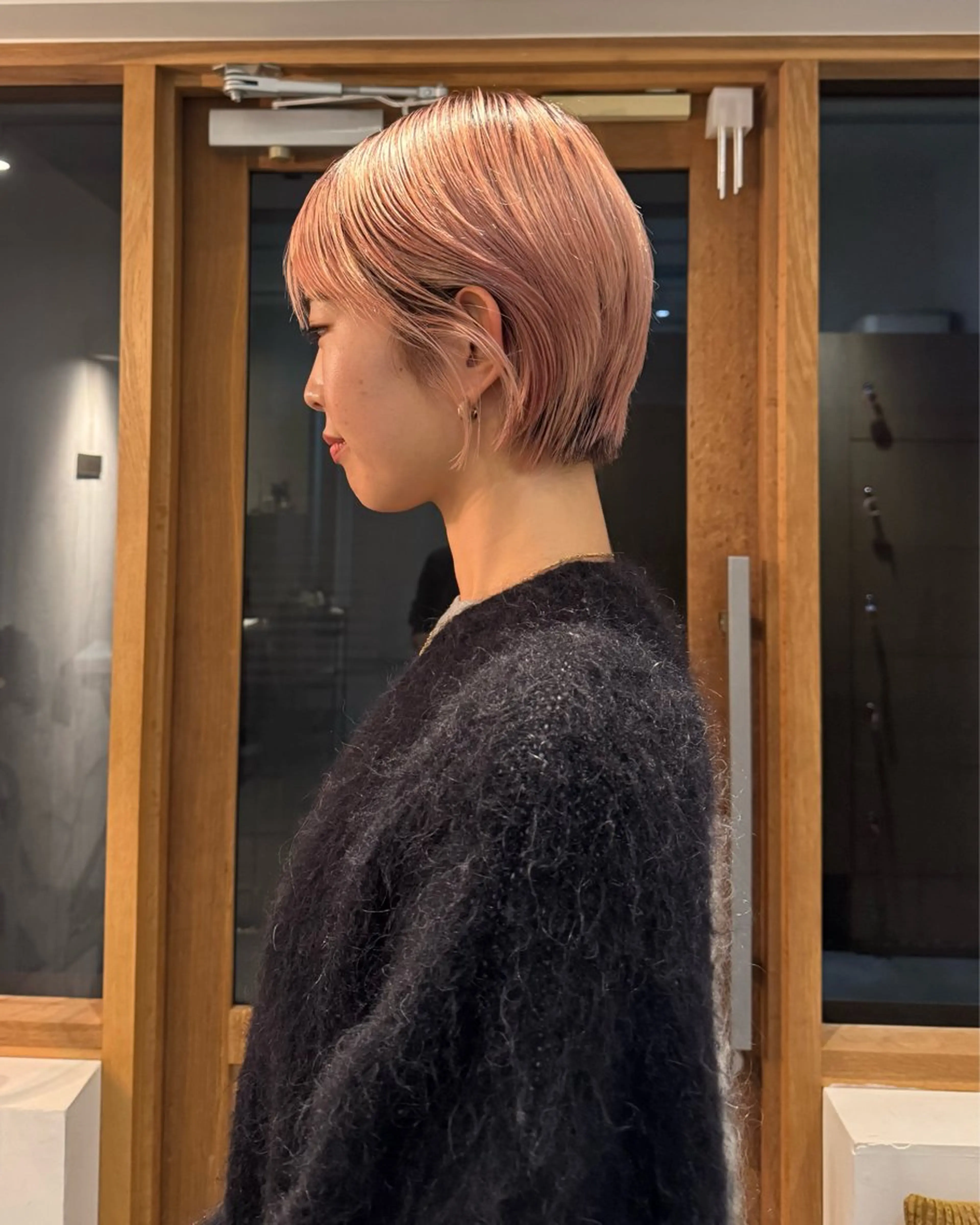 ショート カラー ヘアカラー hina 🛋️ブリーチカラーのヘアスタイル