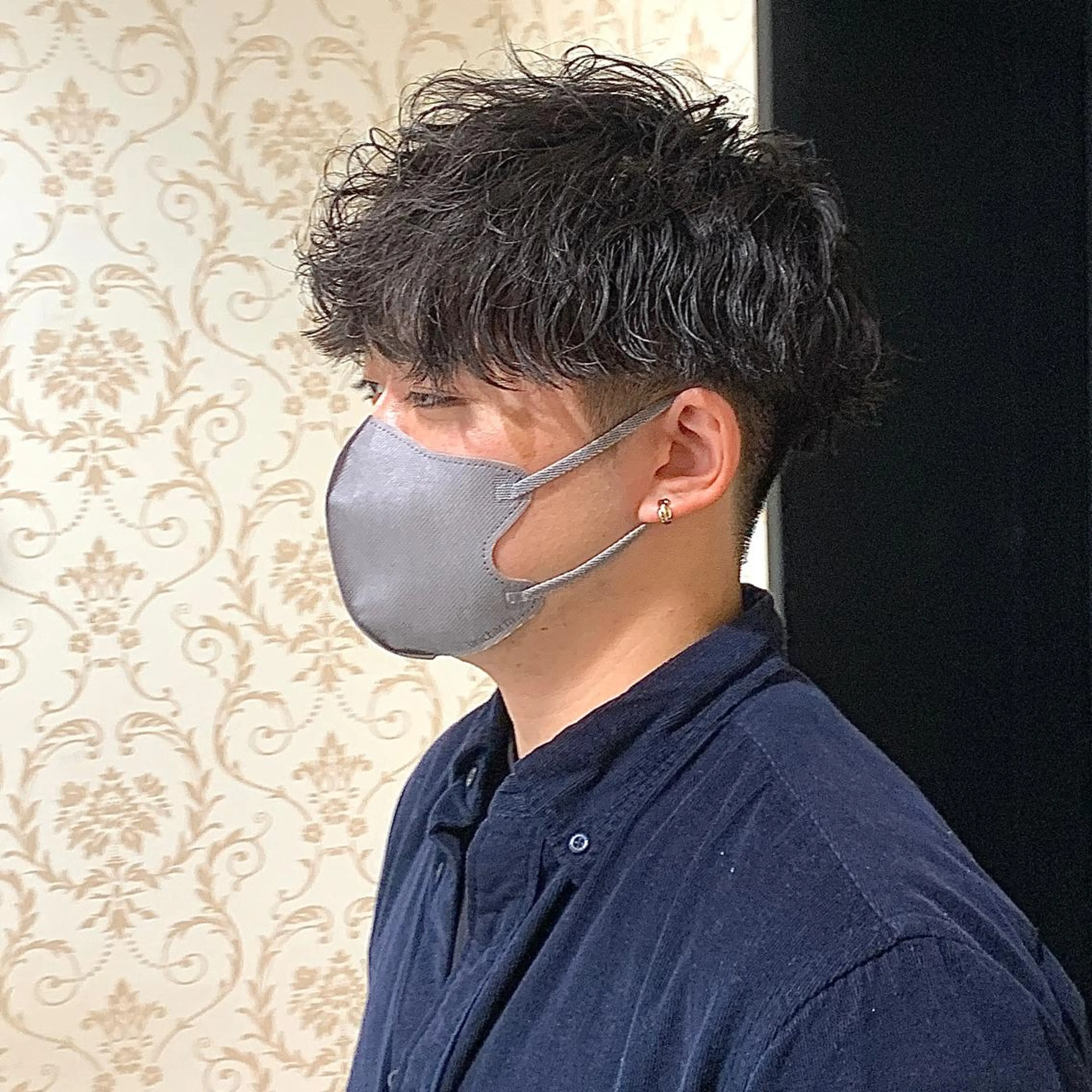 ショート パーマ メンズ カルマパーマ メンズ韓国風 メンズパーマ スペインカール 波巻きパーマ メンズパーマ/ メンズ縮毛矯正美容師のヘアスタイル