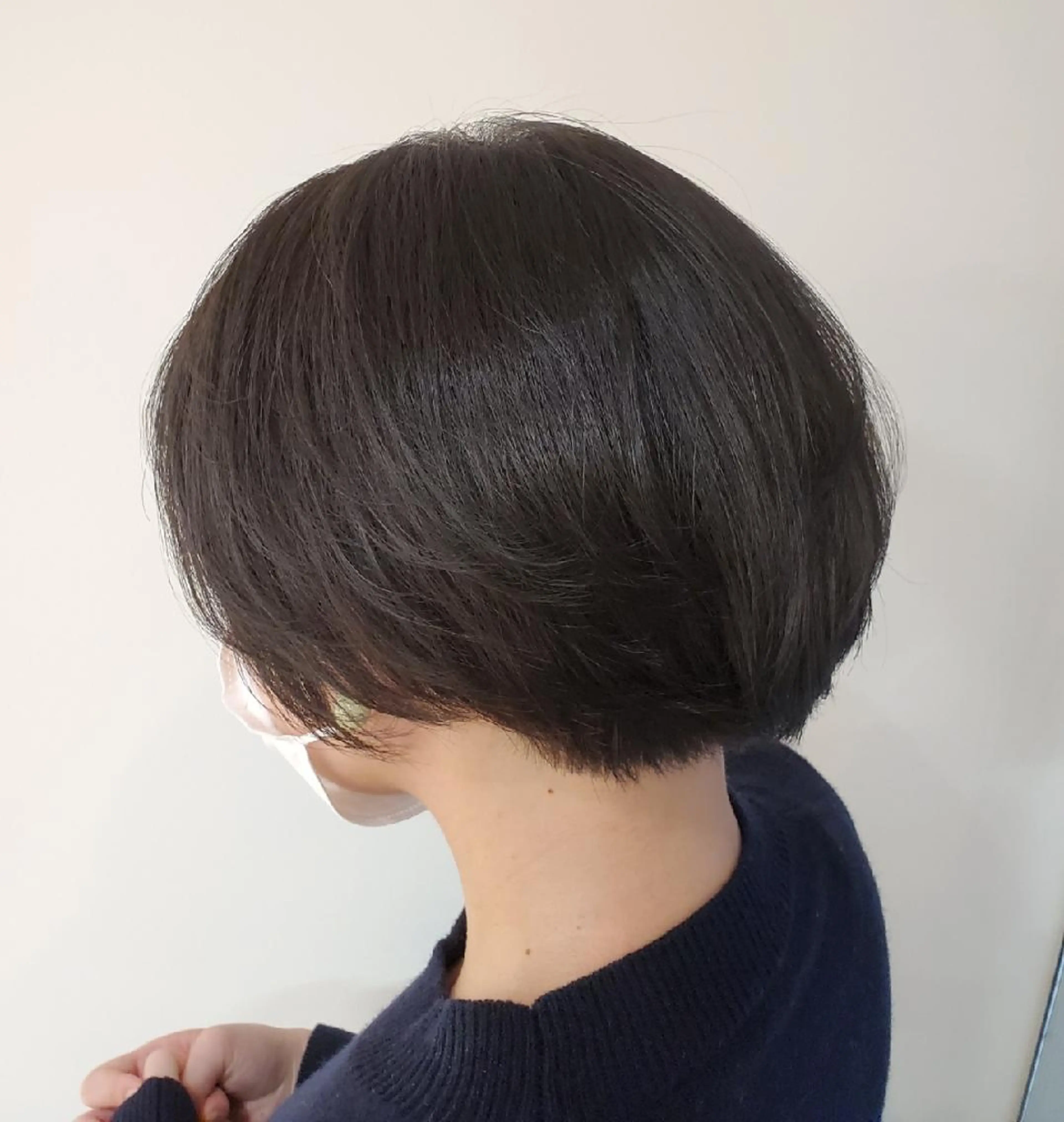 ショート カラー アッシュ アッシュグレー 透明感カラー ネイビーカラー えんどう みほのヘアスタイル