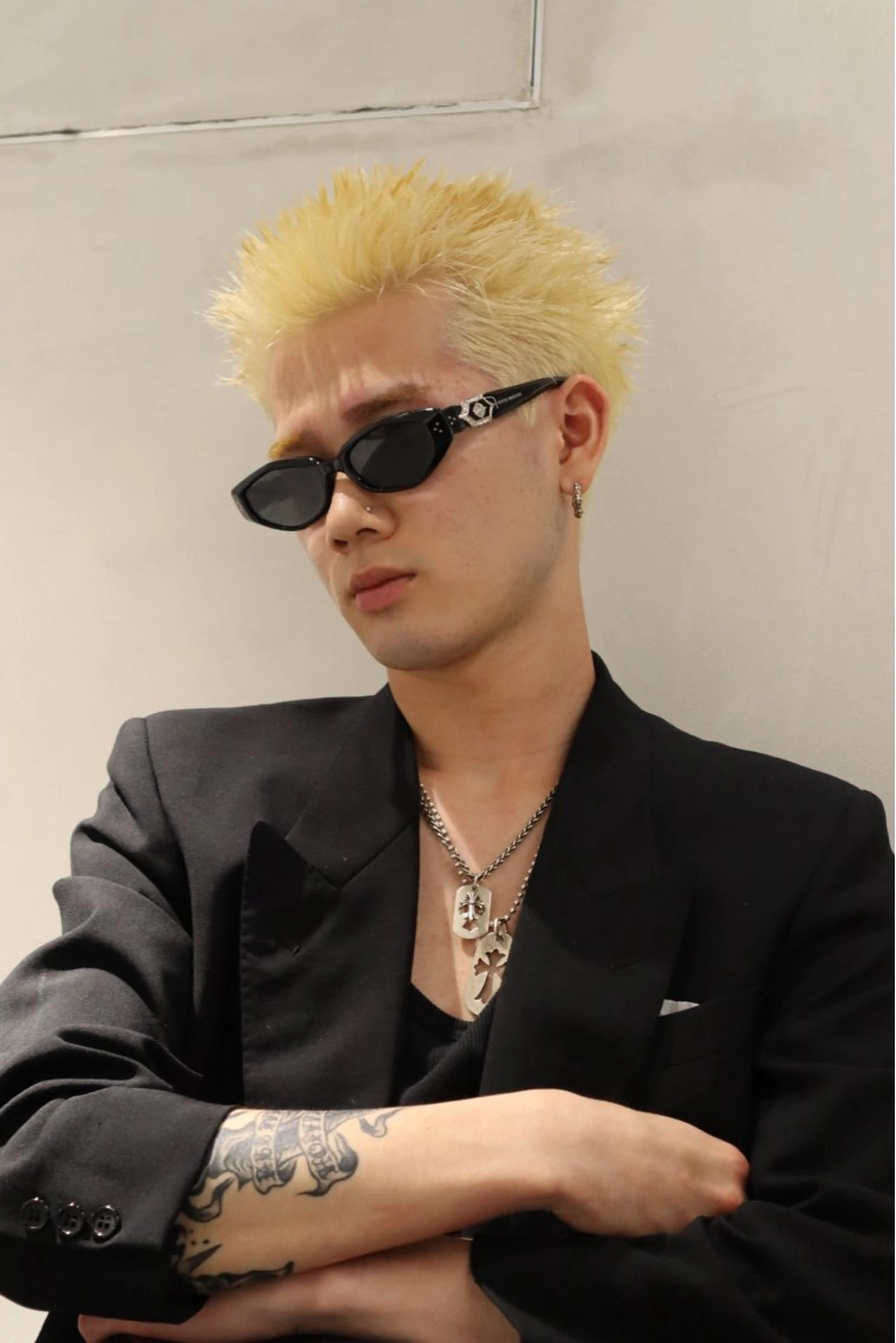 ショート カラー メンズ カット ヘアカラー トリートメント ヘアセット メンズ特化   西野 晴紀のヘアスタイル