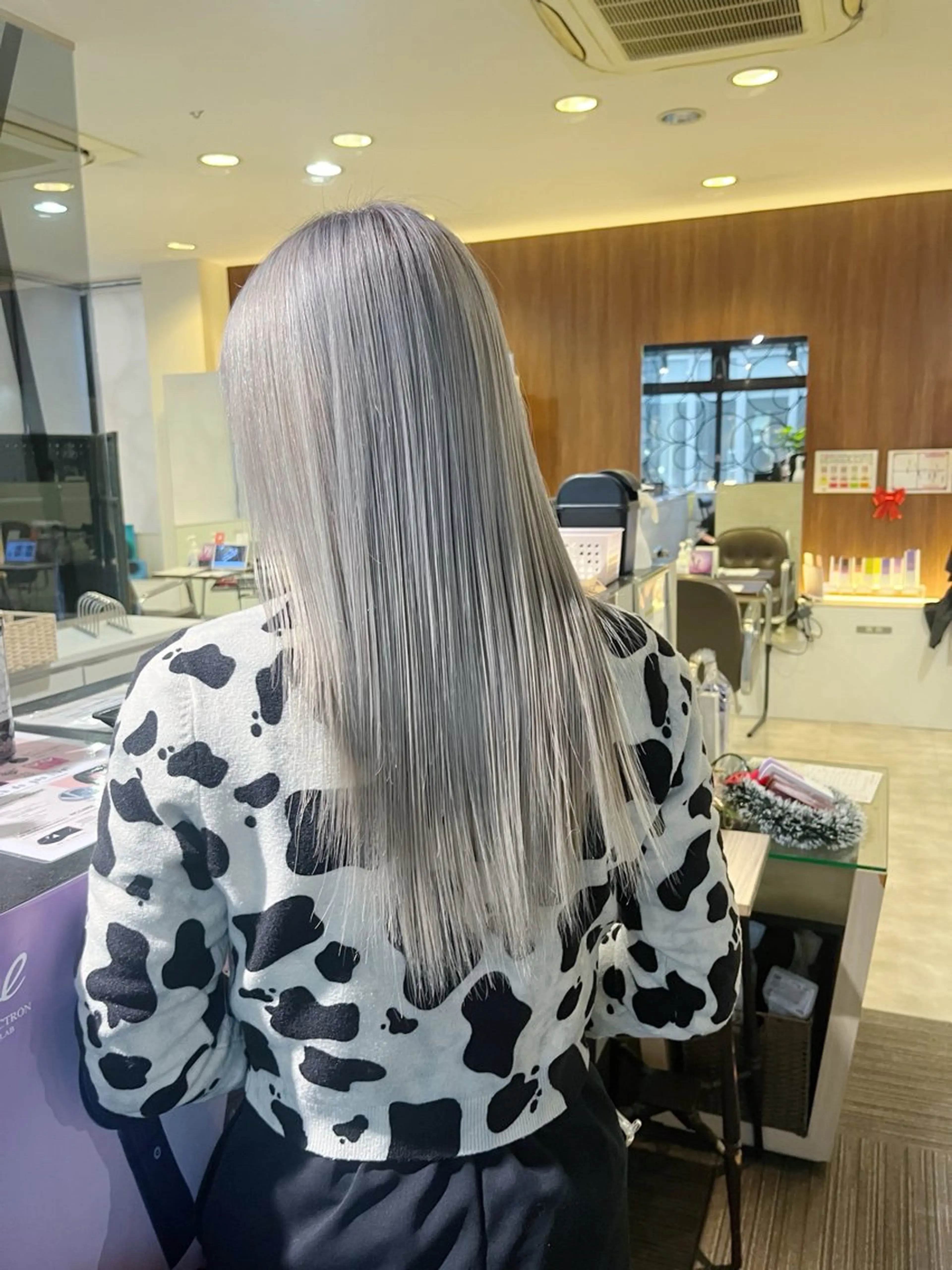 ロング 透明感カラー Realharukaのヘアスタイル