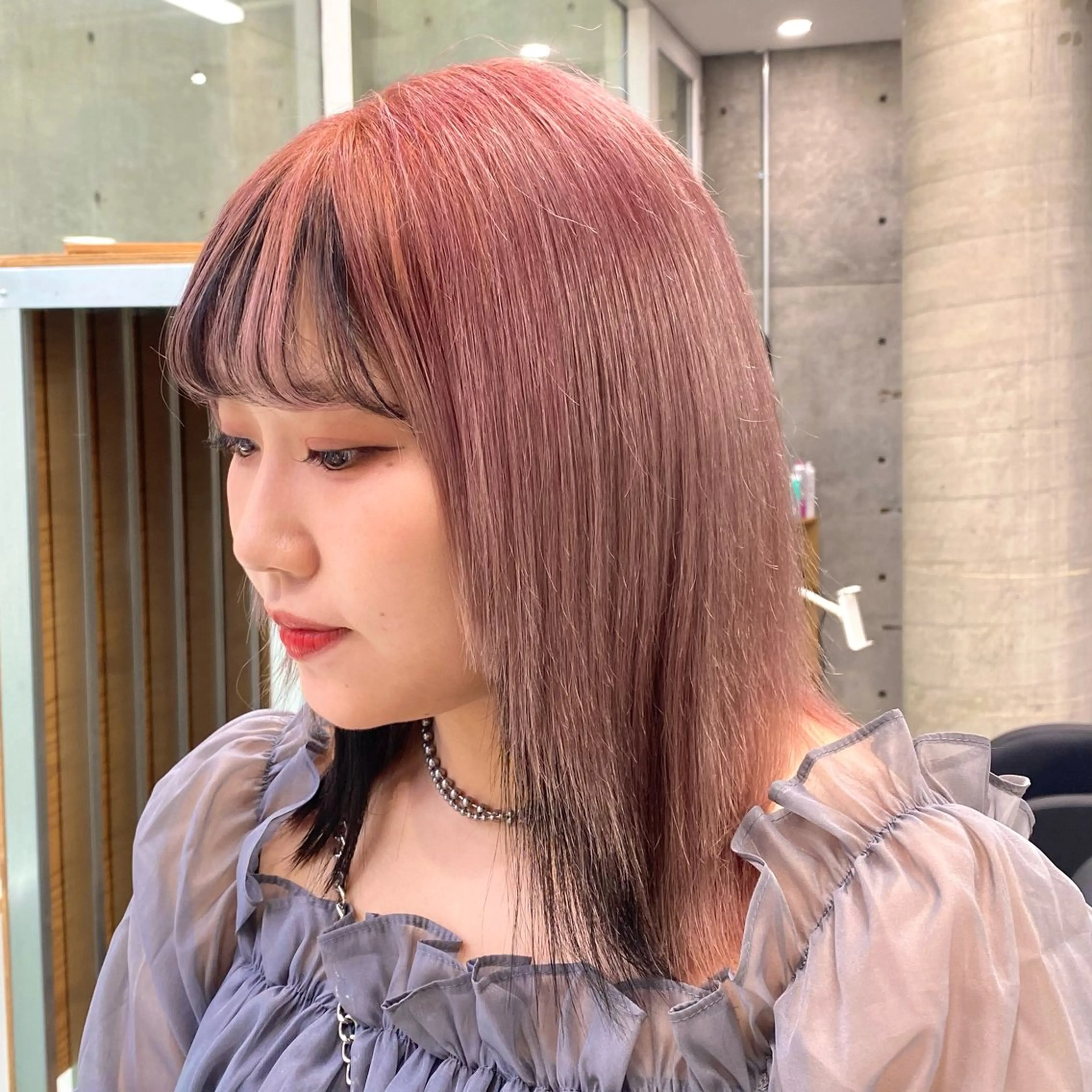 ミディアム カラー ブリーチ デザインカラー ピンクカラー ヘアカラー Welring hair salon所属・Runa/大人 かわいいハイトーンのヘアスタイル