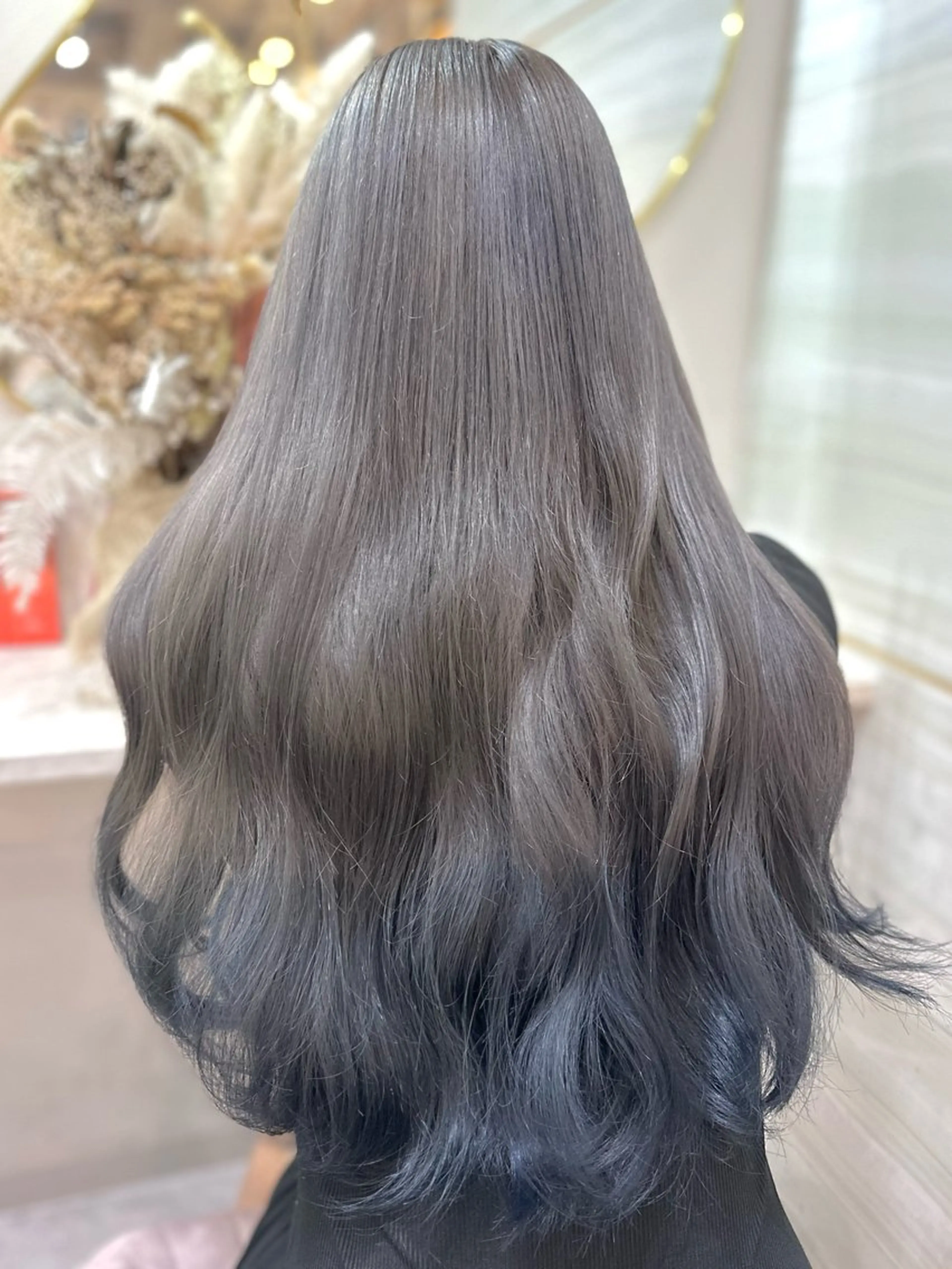 ロング カラー ベージュカラー ブリーチ ケアブリーチ ミルクティーベージュ ネイビーカラー ヘアカラー トリートメント 🦋高瀬寛菜🦋 韓国/ブリーチのヘアスタイル