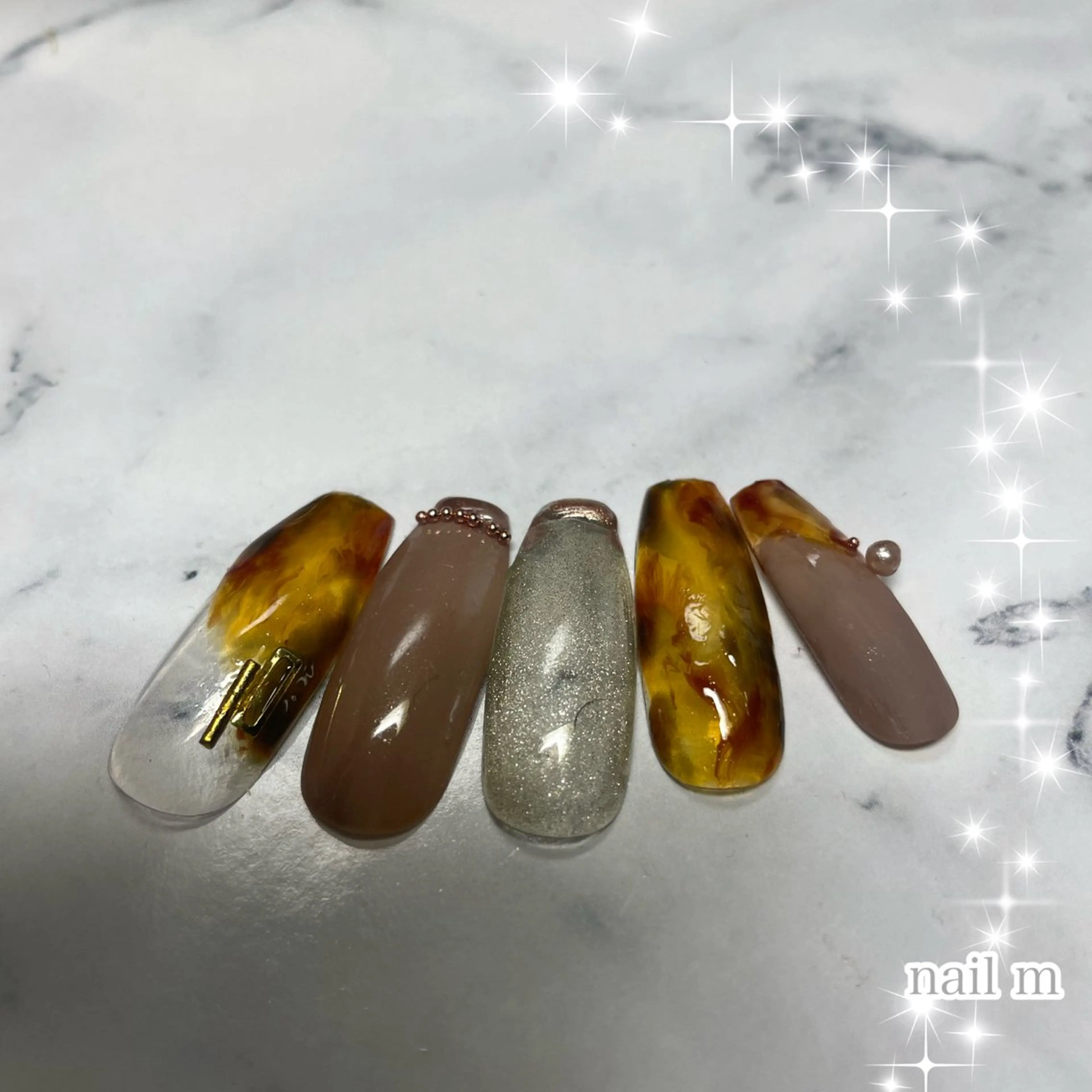 ネイル べっ甲ネイル フレンチネイル マグネットネイル ミラーネイル 斜めフレンチ NAIL★M 真紀のネイルデザイン