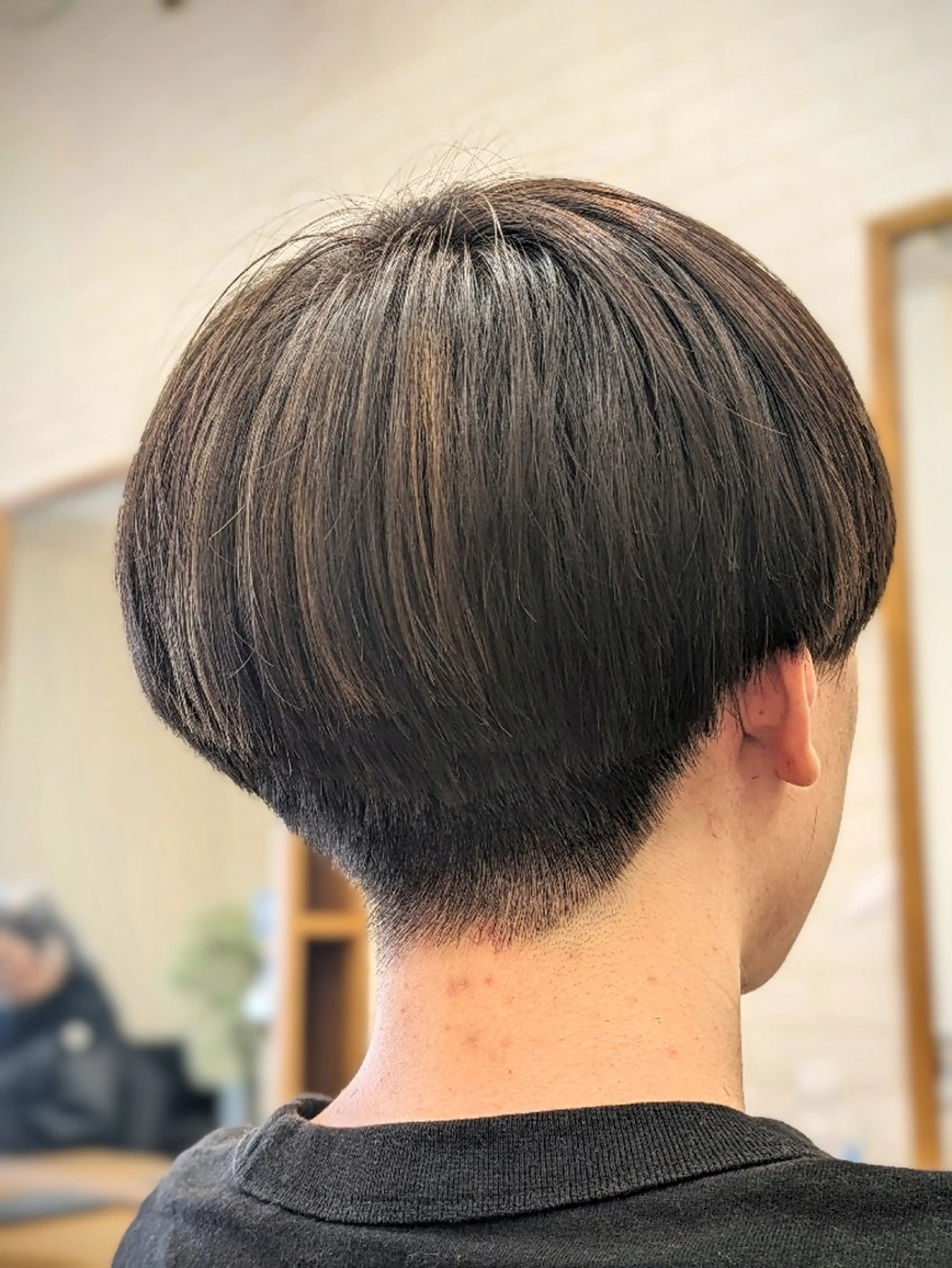 ショート アッシュ ハイライト カット ヘアカラー 根岸 進のヘアスタイル