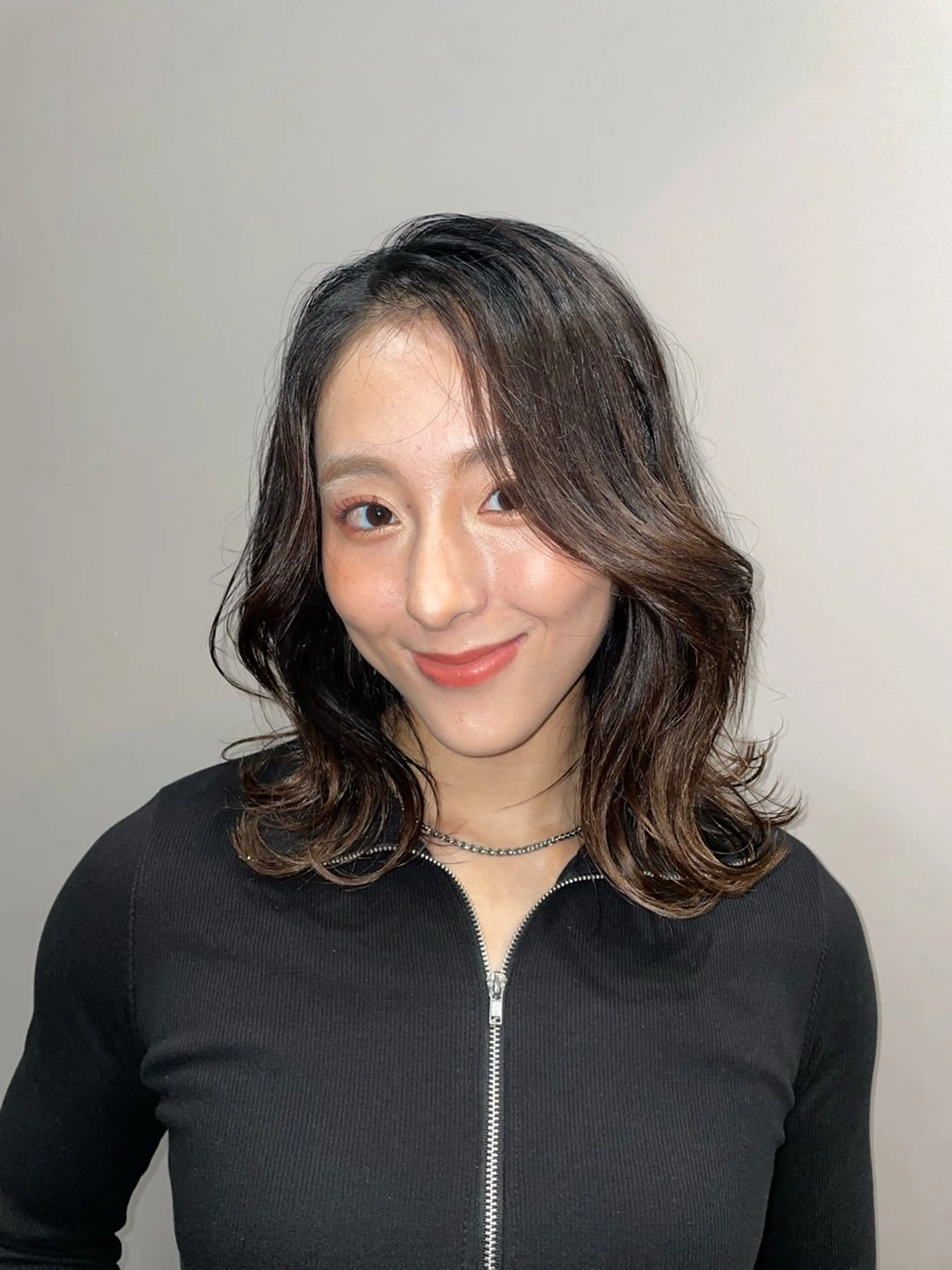 ミディアム 浅沼 花奈のヘアスタイル