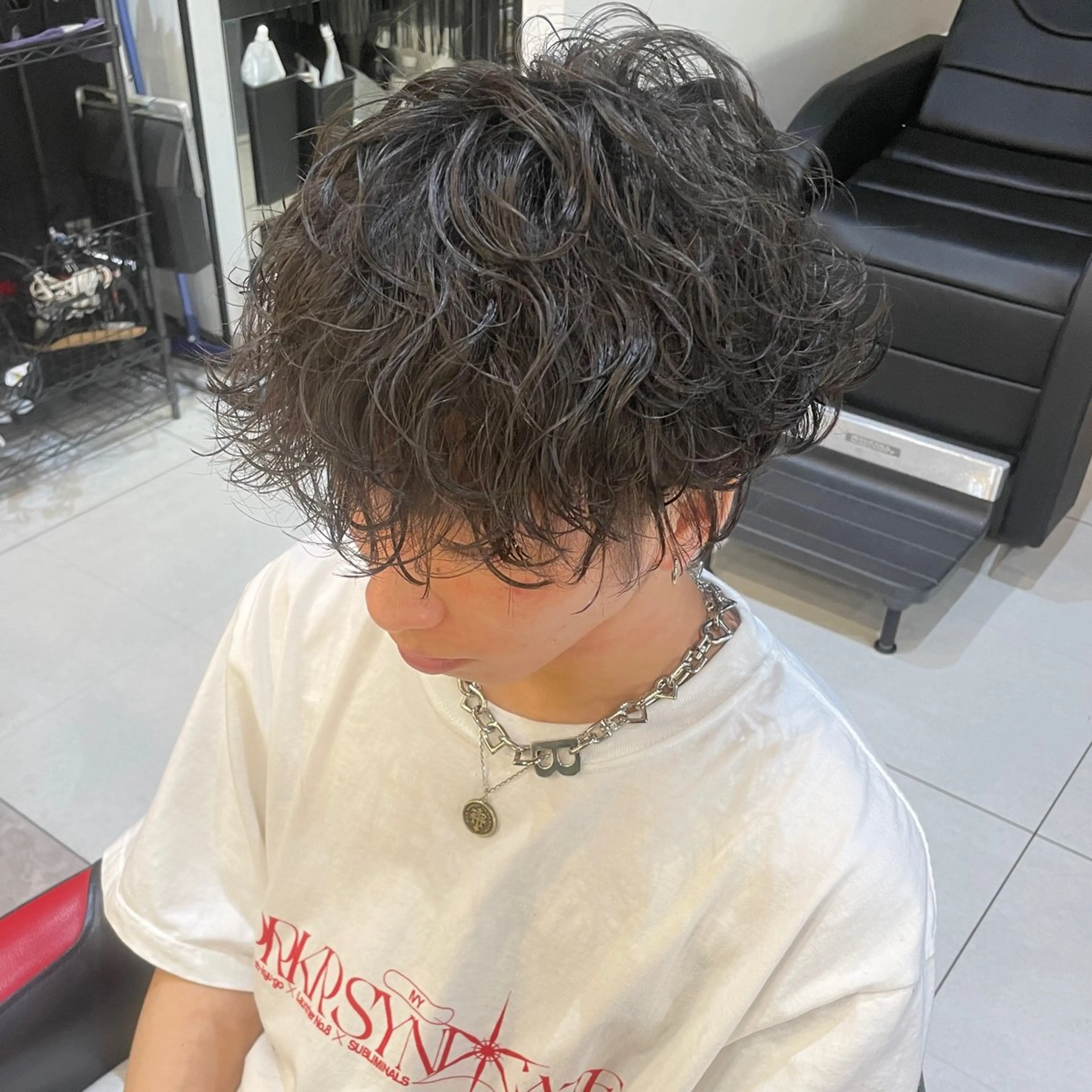 ショート パーマ メンズ メンズパーマ ツイストスパイラルパーマ 波巻きパーマ スパイラルパーマ カット ヘアカラー パーマ パーマと質感改善 崎田 成人のヘアスタイル