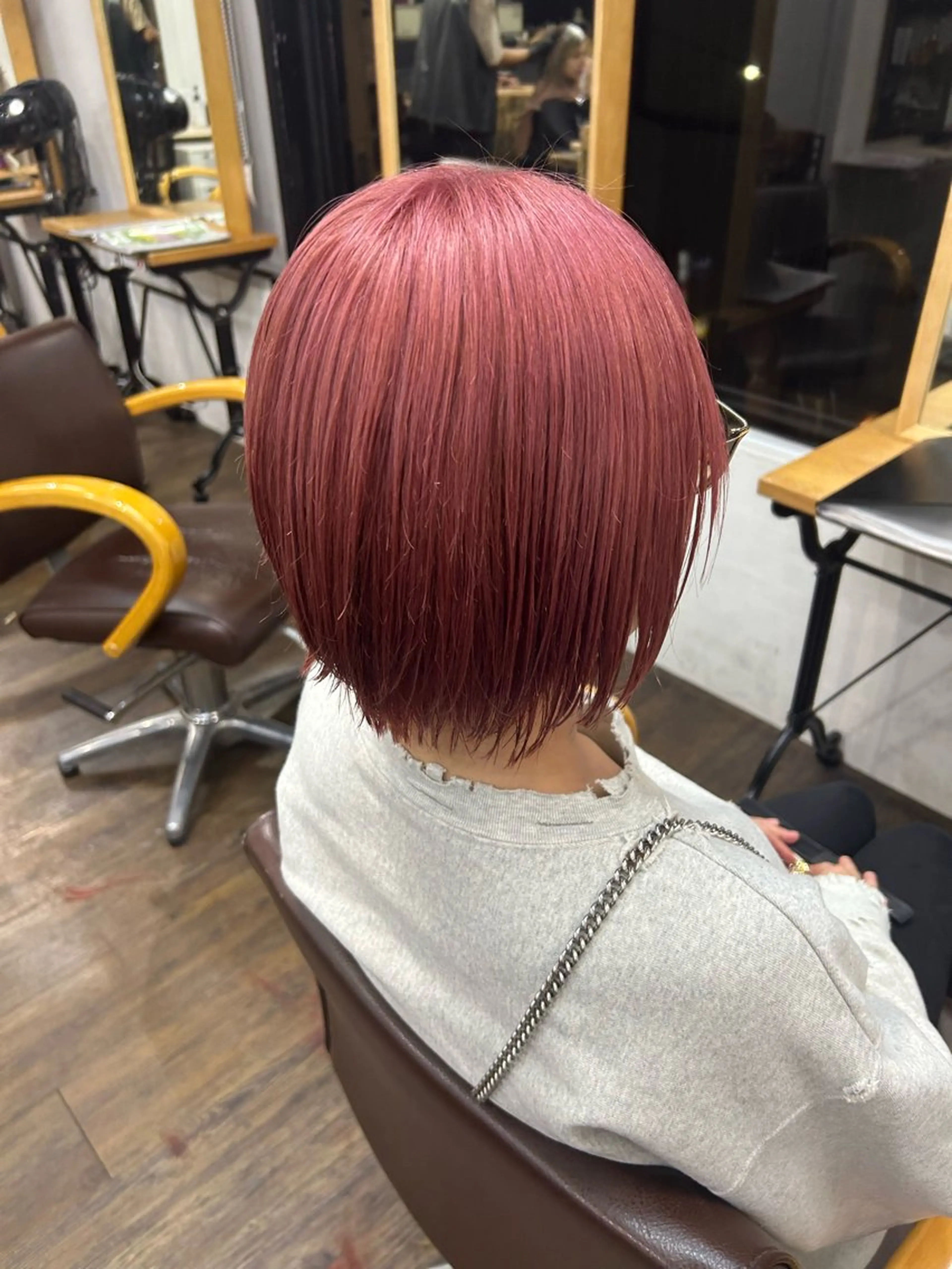 ミディアム 田子🦋ハイトーン 🫐耳つぼジュエリーのヘアスタイル