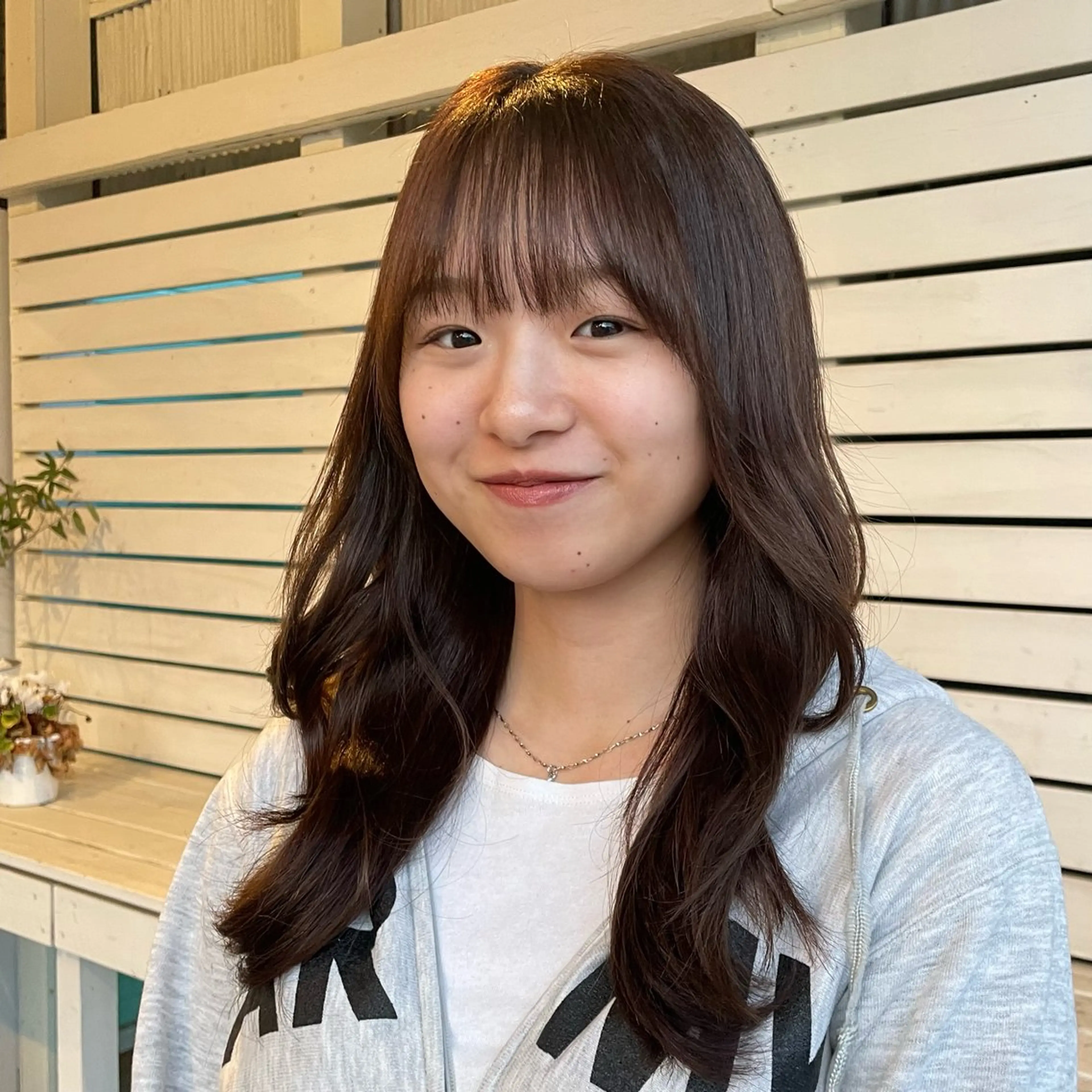 セミロング カラー グレージュ 韓国風ヘア レイヤーカット FRANK所属・こいけ みきののヘアスタイル