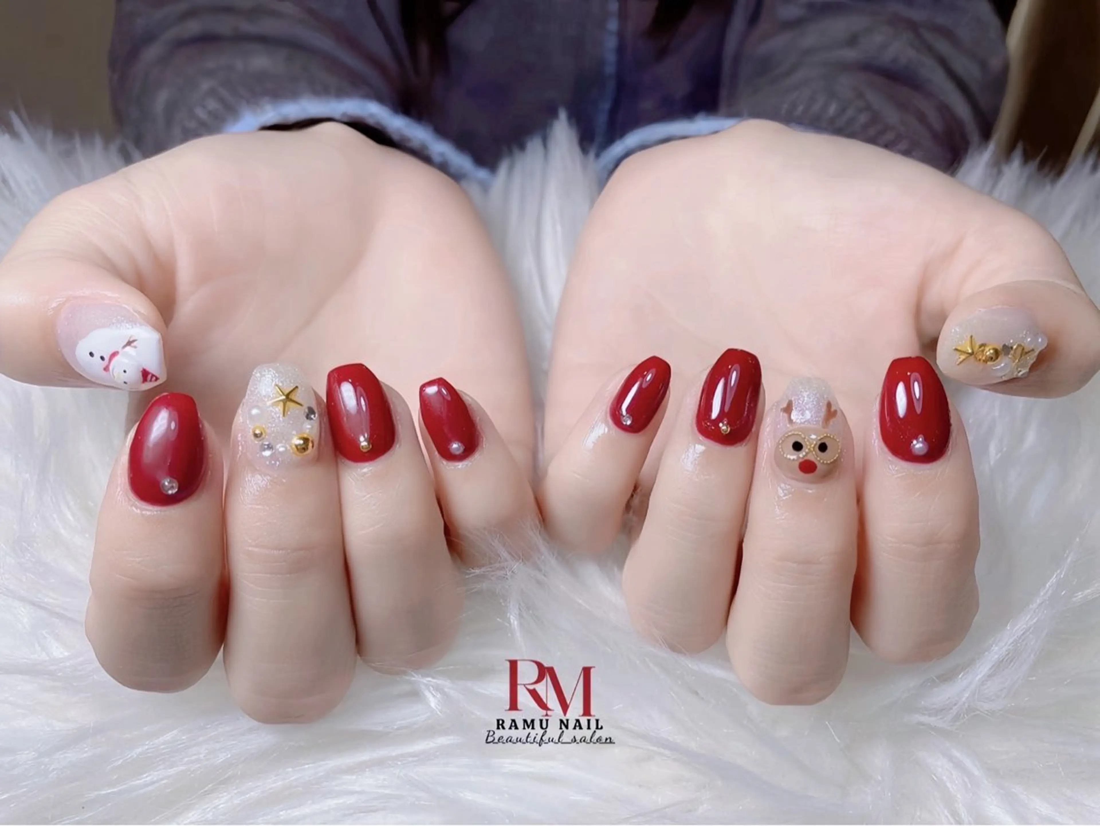 ネイル キラキラネイル マグネットネイル ミラーネイル ワンホンネイル 冬ネイル ハンドネイル RAMU Nail 恵比寿店のネイルデザイン