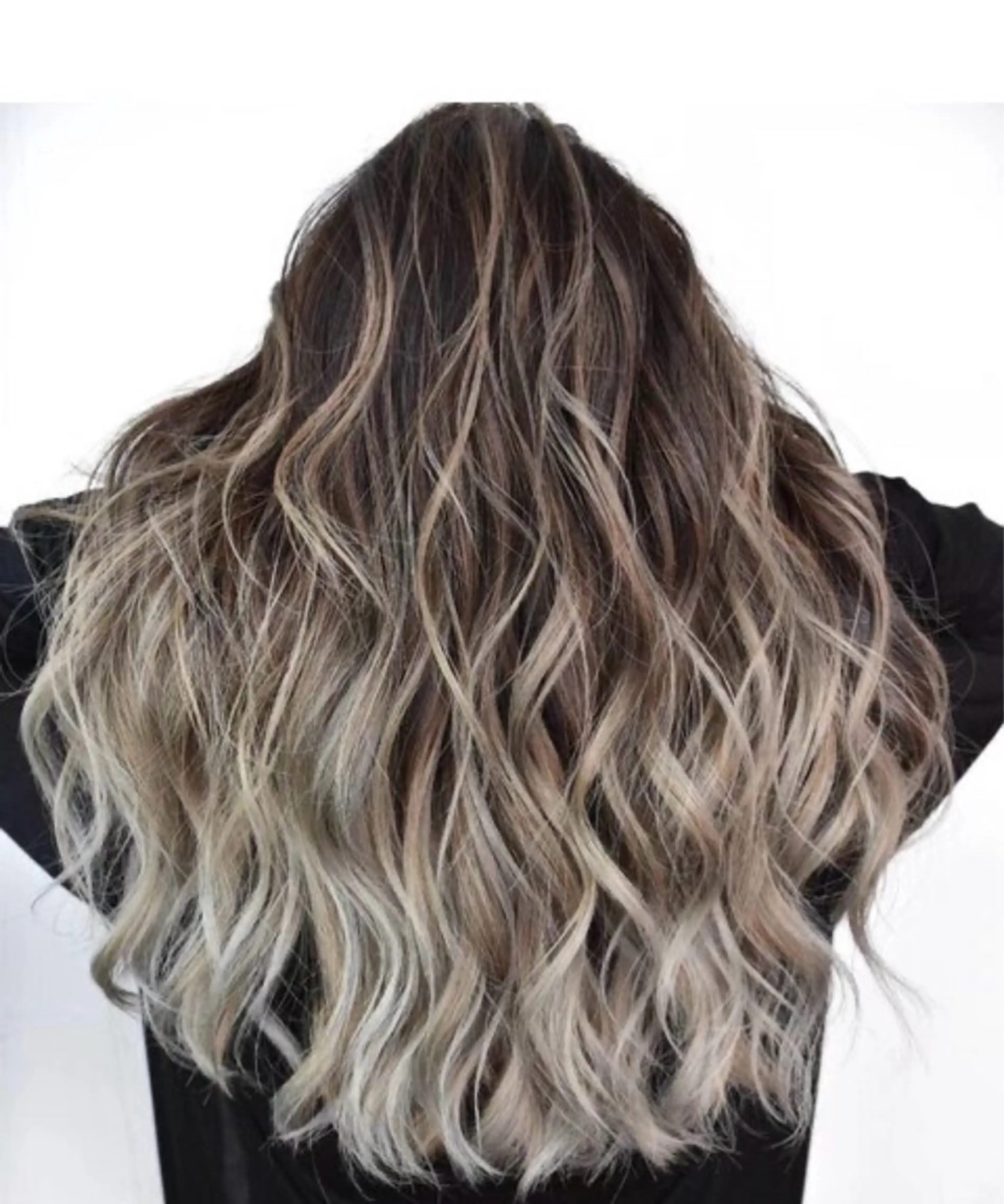 ロング 比嘉 音々のヘアスタイル