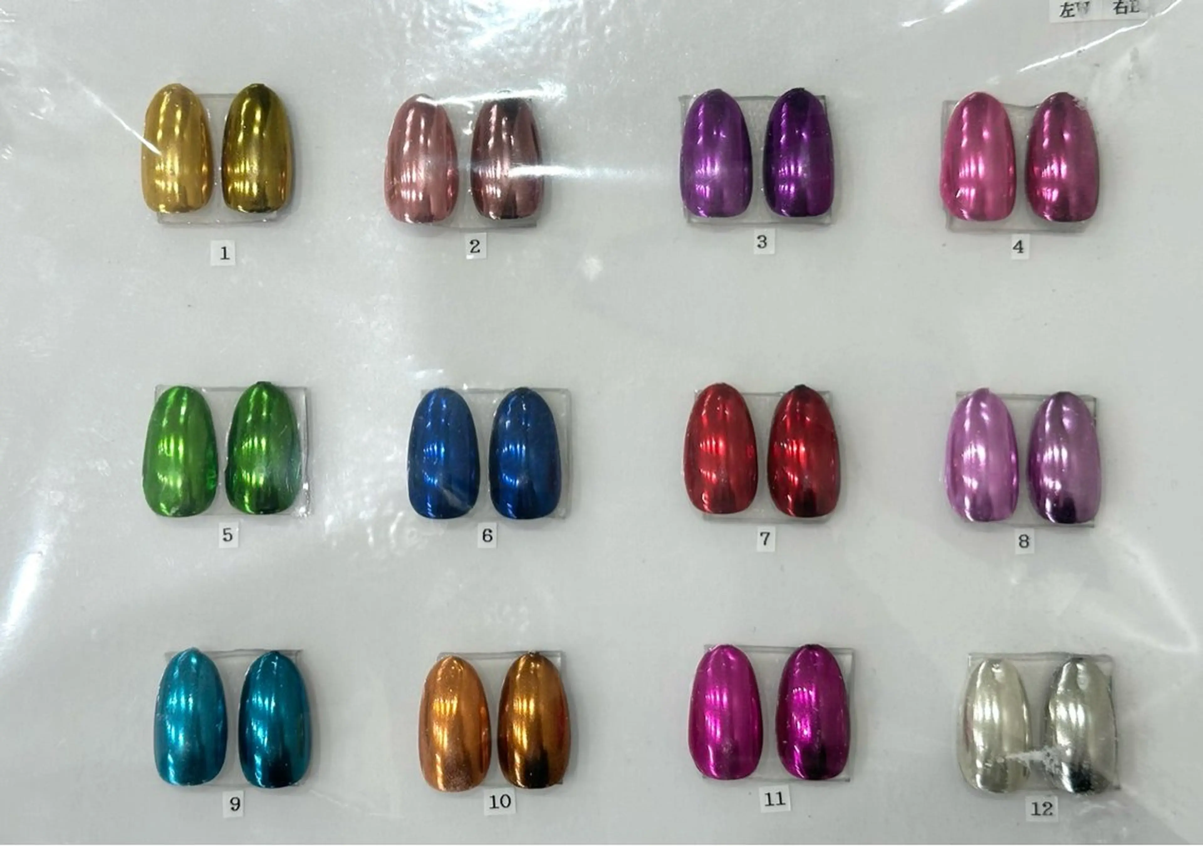 ネイル ミラーネイル MAXKELLY MAIKAのネイルデザイン