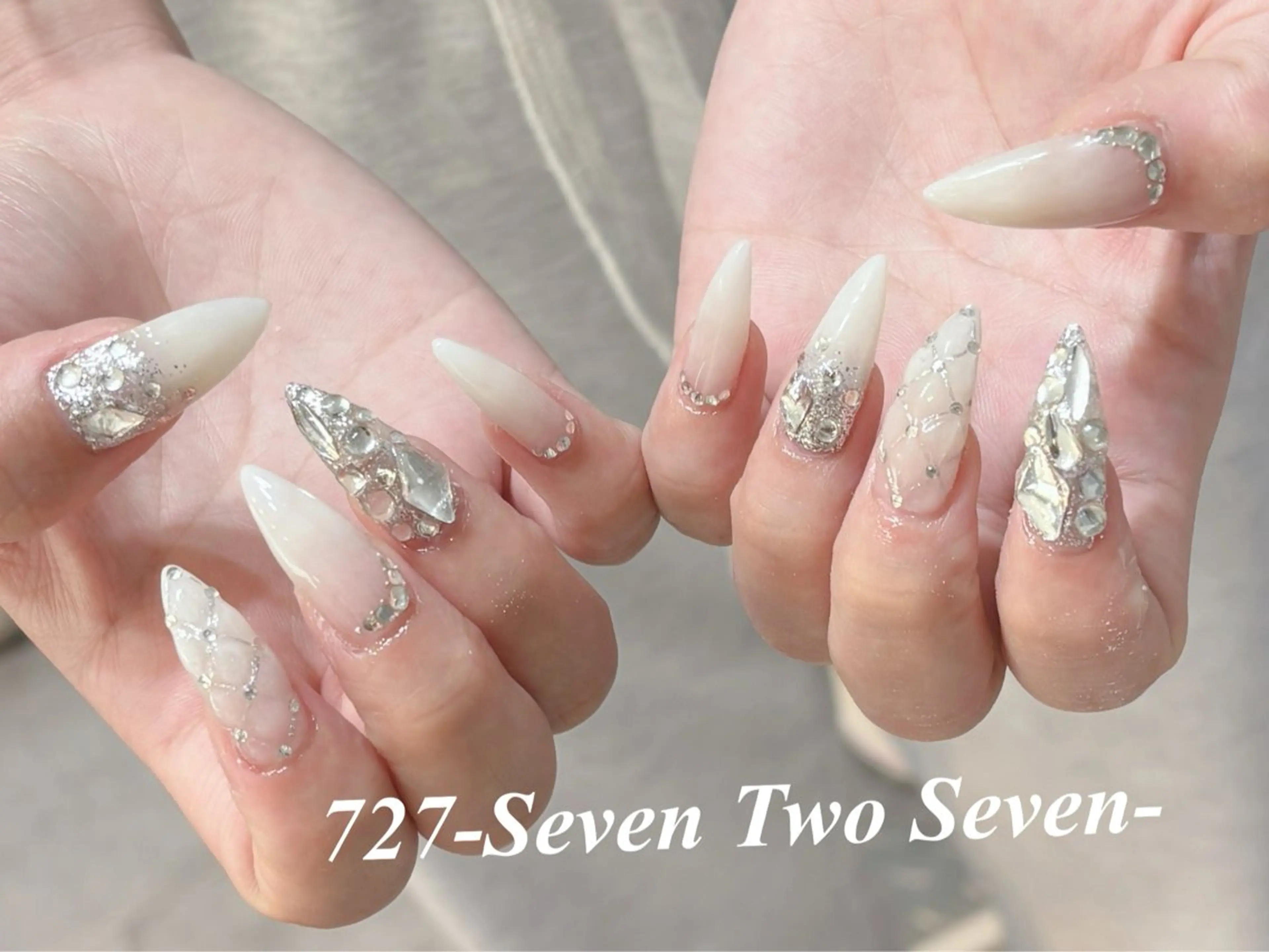 ネイル ハンドネイル 727 nailのネイルデザイン