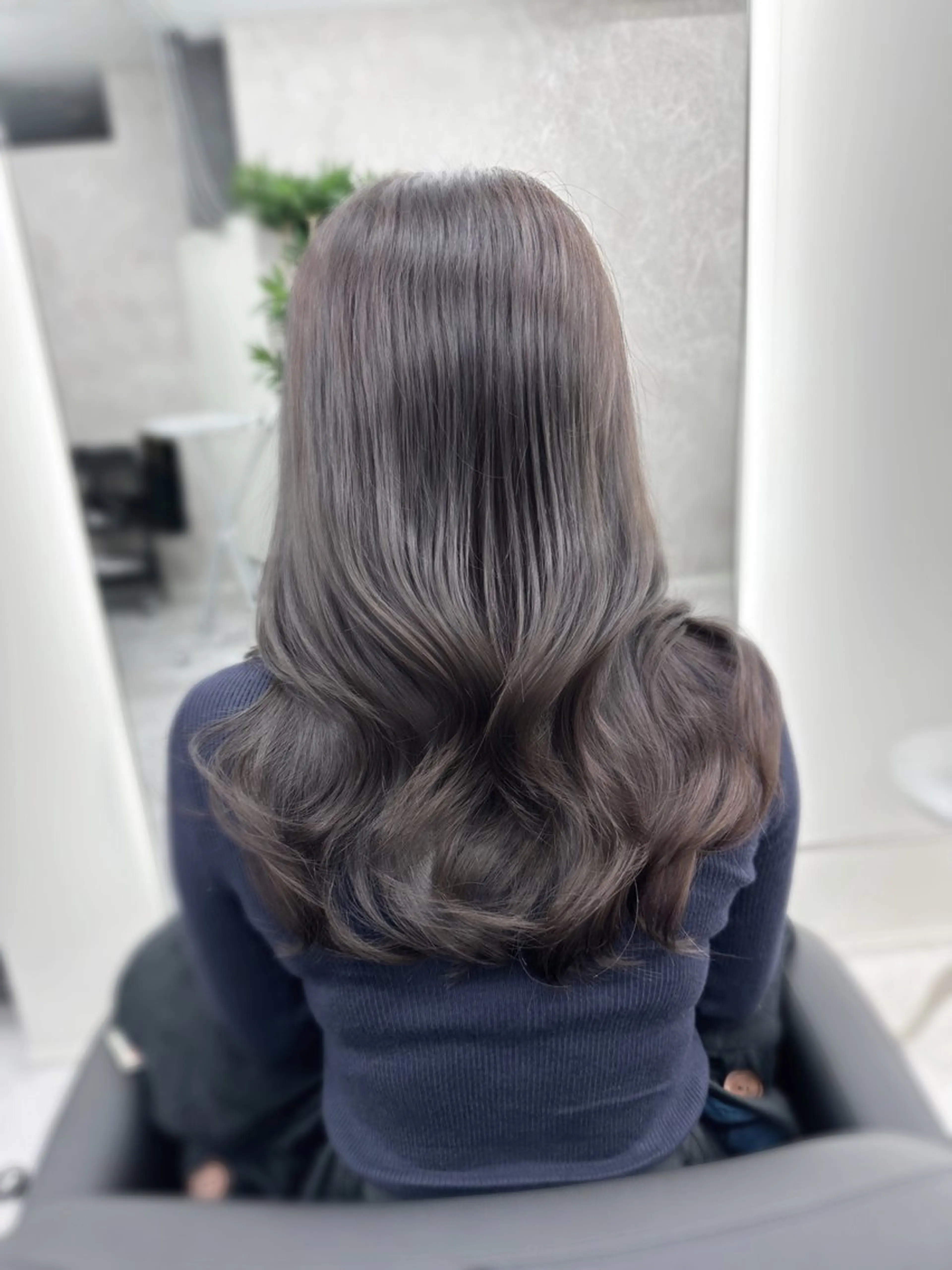 セミロング 顔まわりレイヤー 顔周りカット 韓国風ヘア レイヤーカット カット ヘアカラー トリートメント なんば/透明感カラー 韓国ヘア/田之上千尋のヘアスタイル