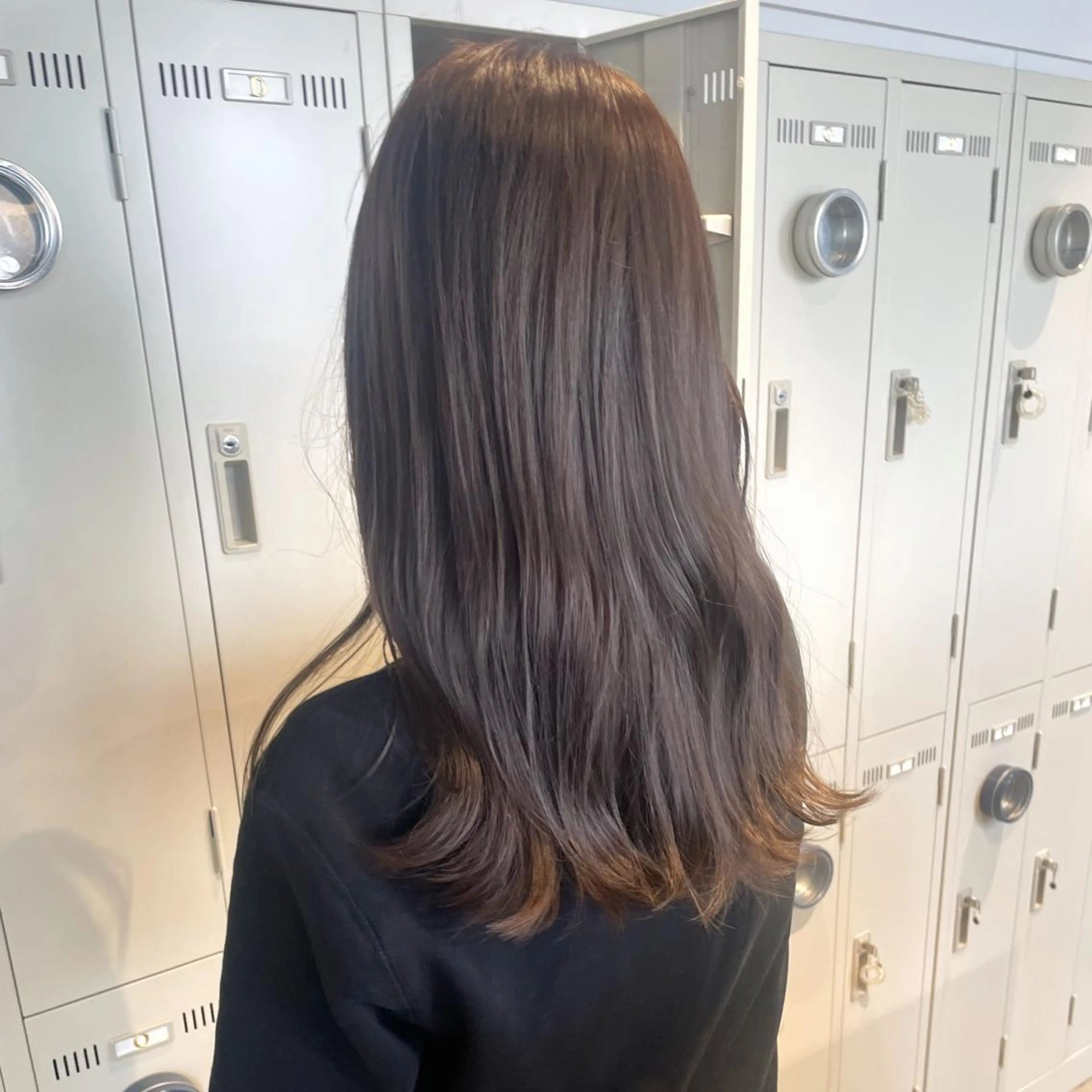 ロング カラー ブラウンカラー イルミナカラー レイヤー/髪質改善カ ラ-🤍津田奈々美‎のヘアスタイル