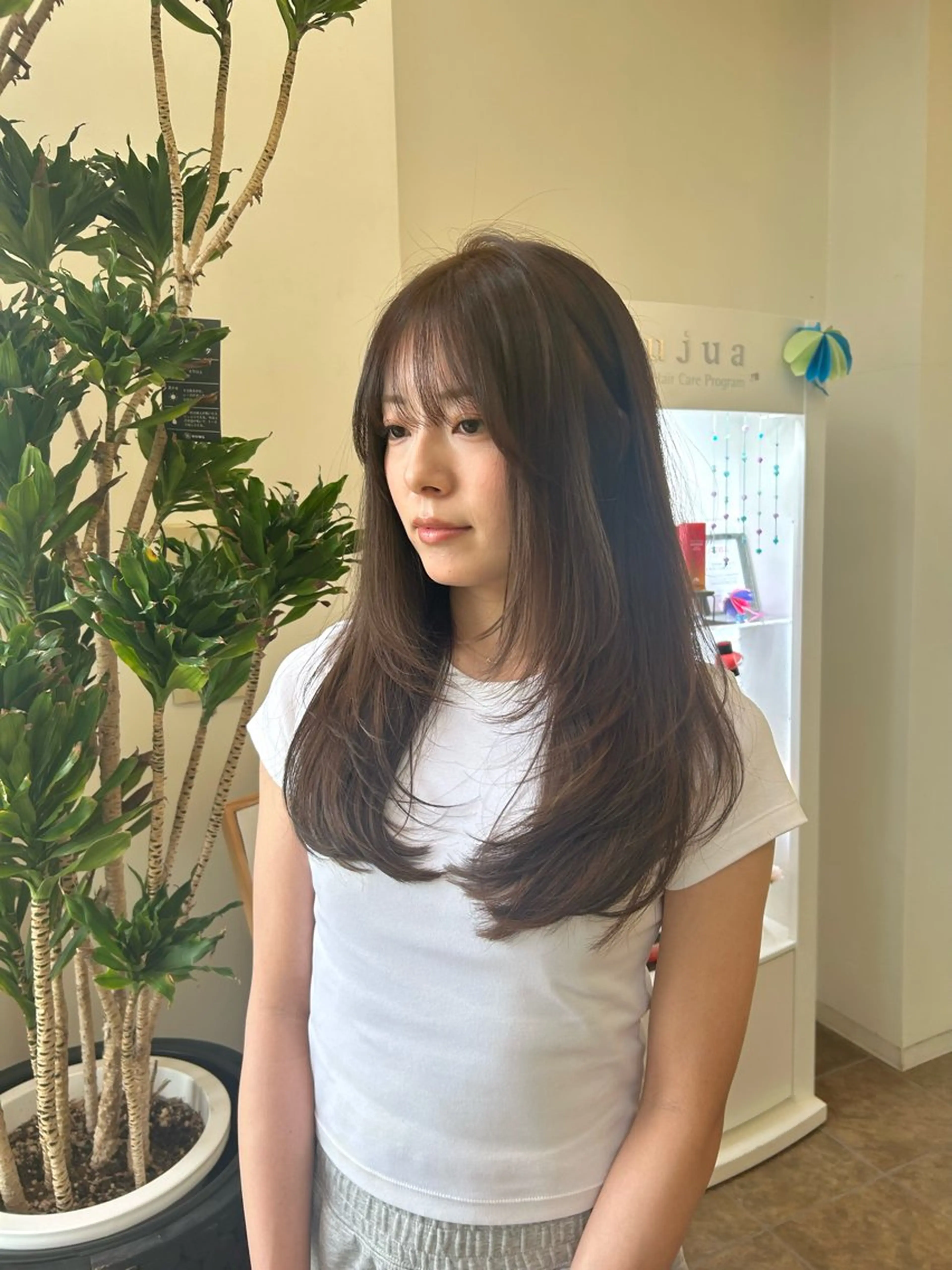 ロング 顔まわりレイヤー 韓国風ヘア レイヤーカット るん ／カラーモデルのヘアスタイル