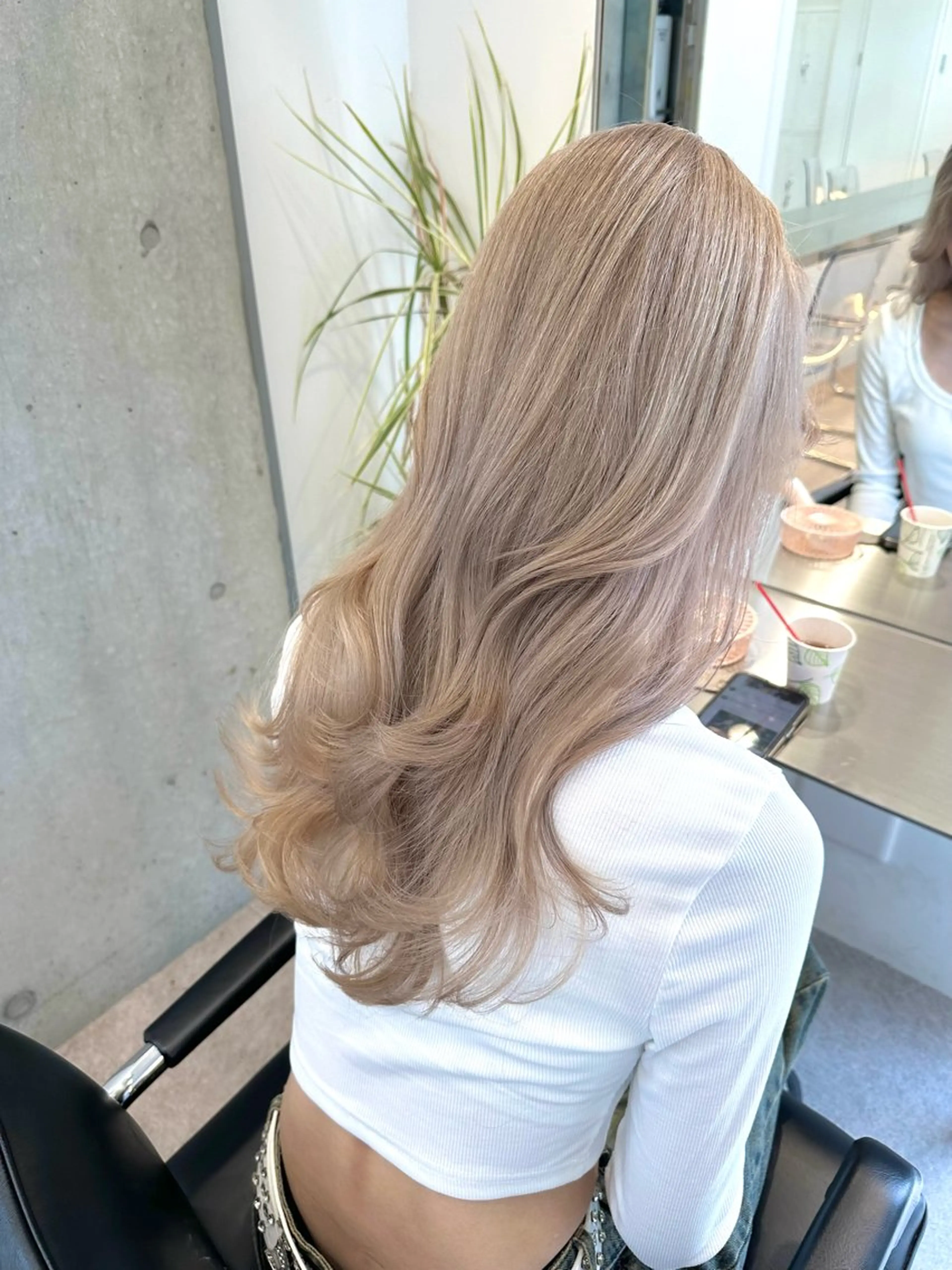 ミディアム カラー ベージュカラー ブリーチ ブロンド ダブルカラー ハイトーンカラー ヘアカラー トリートメント ❣️本日ショート カット大募集❣️のヘアスタイル
