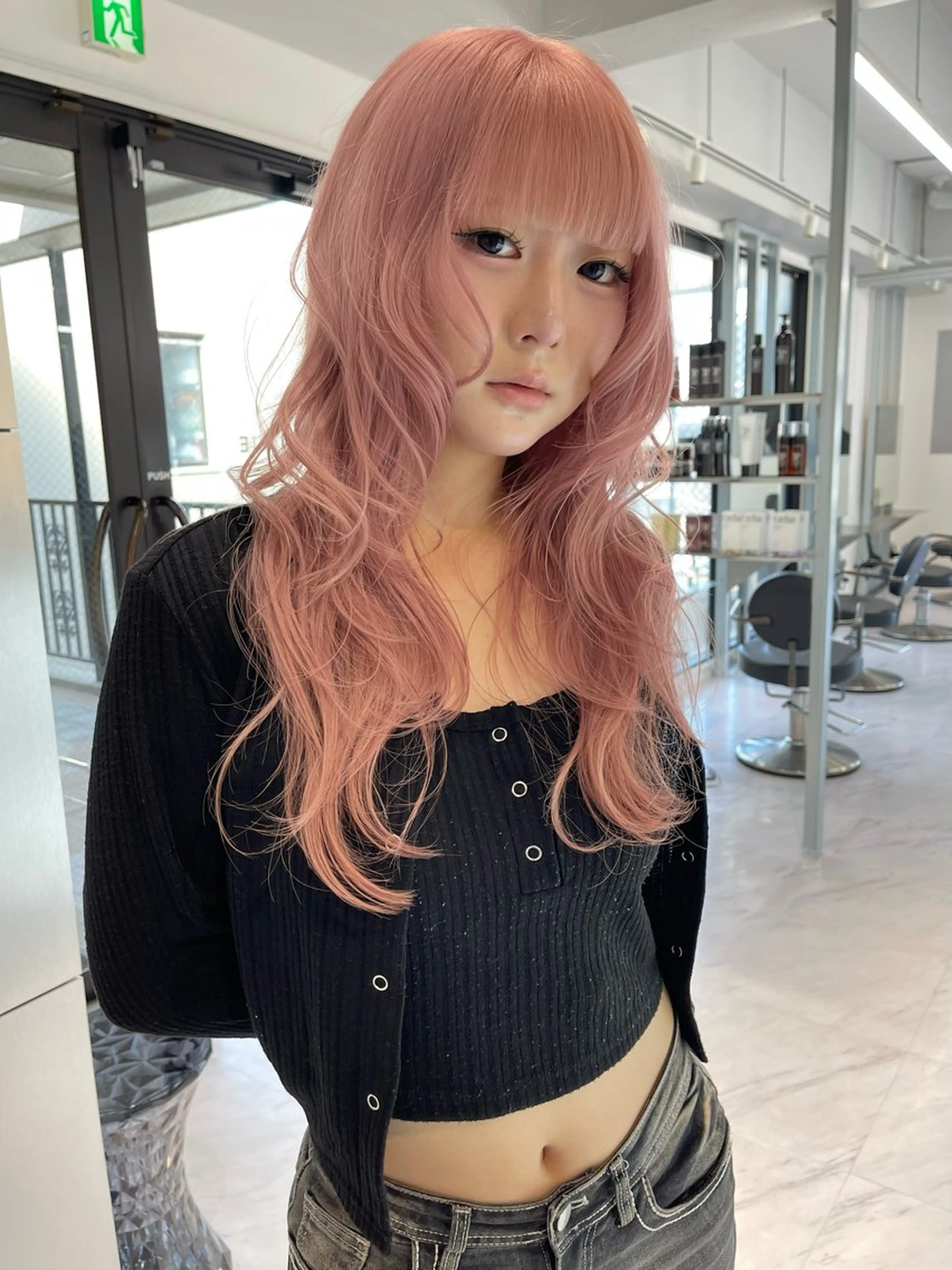 ロング カラー ベージュカラー ブリーチ ケアブリーチ デザインカラー ダブルカラー ヘアカラー トリートメント 宮崎　達也 ミルクティーベージュのヘアスタイル