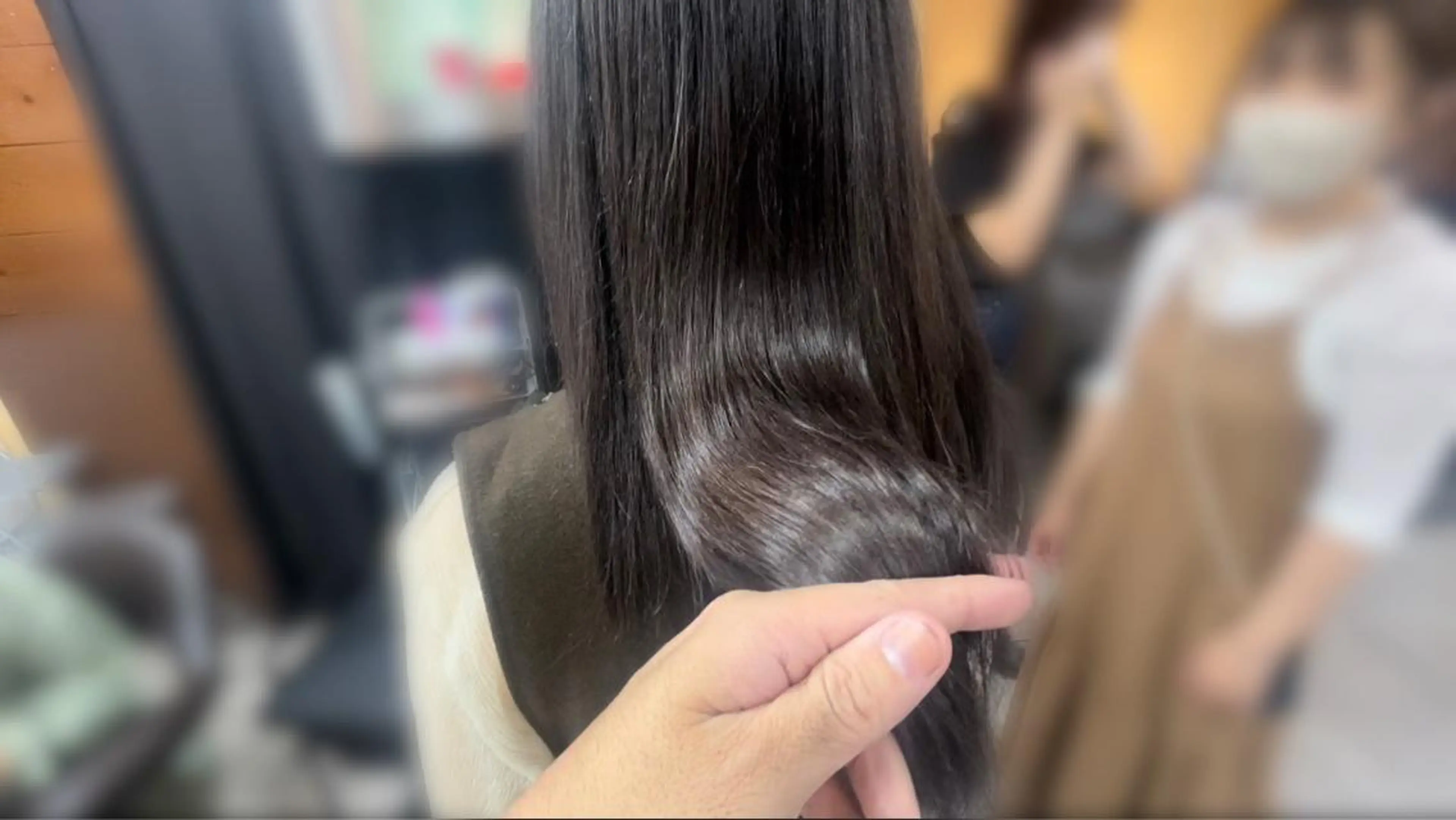 カラー カット ヘアカラー トリートメント ヘッドスパ インナー×縮毛矯正 ピンクカラー澤井里菜のヘアスタイル