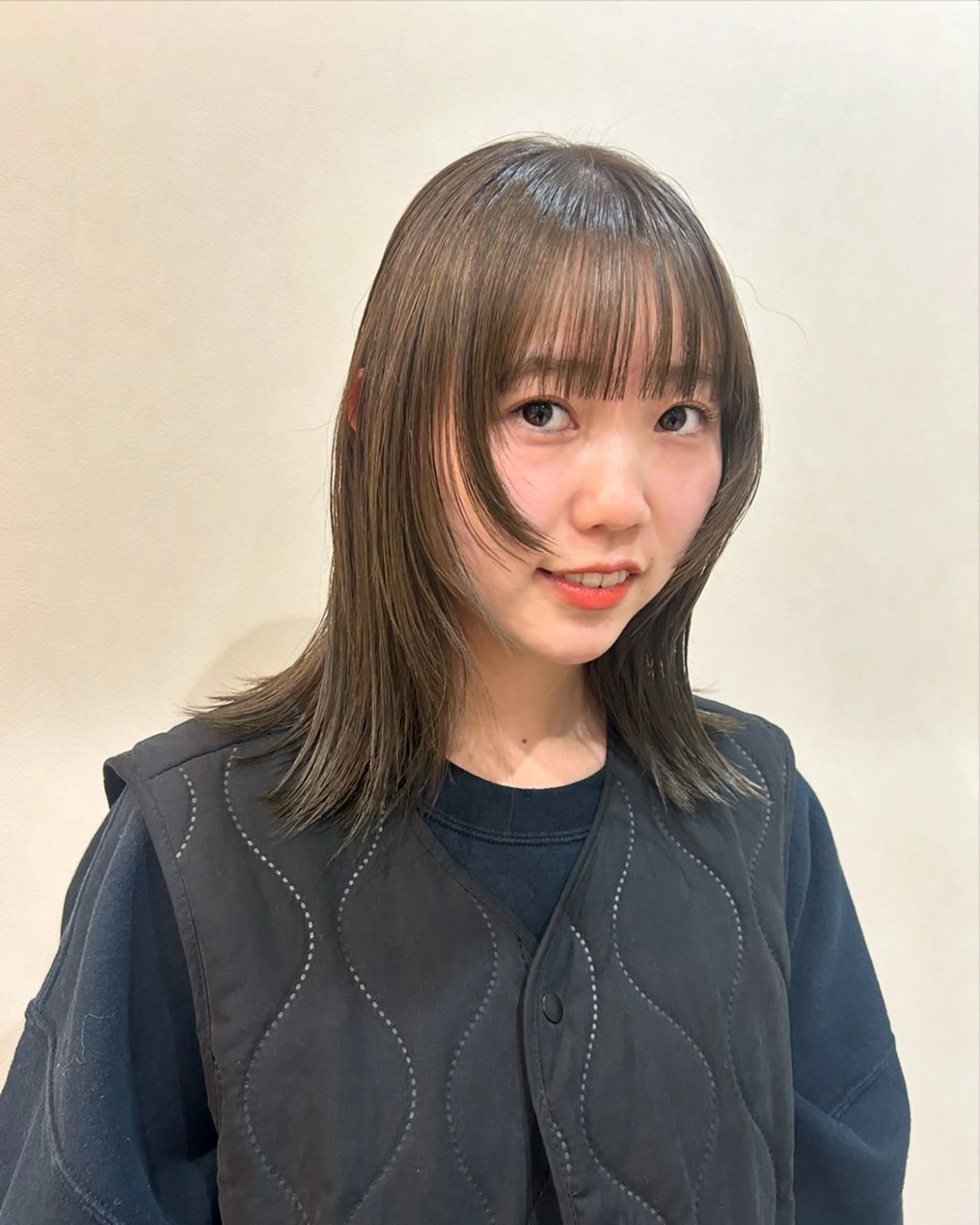 ミディアム カラー ベージュカラー オリーブベージュ 顔まわりレイヤー 顔周りカット レイヤーカット ボブ/透明感カラー 🧸YUI❤️のヘアスタイル