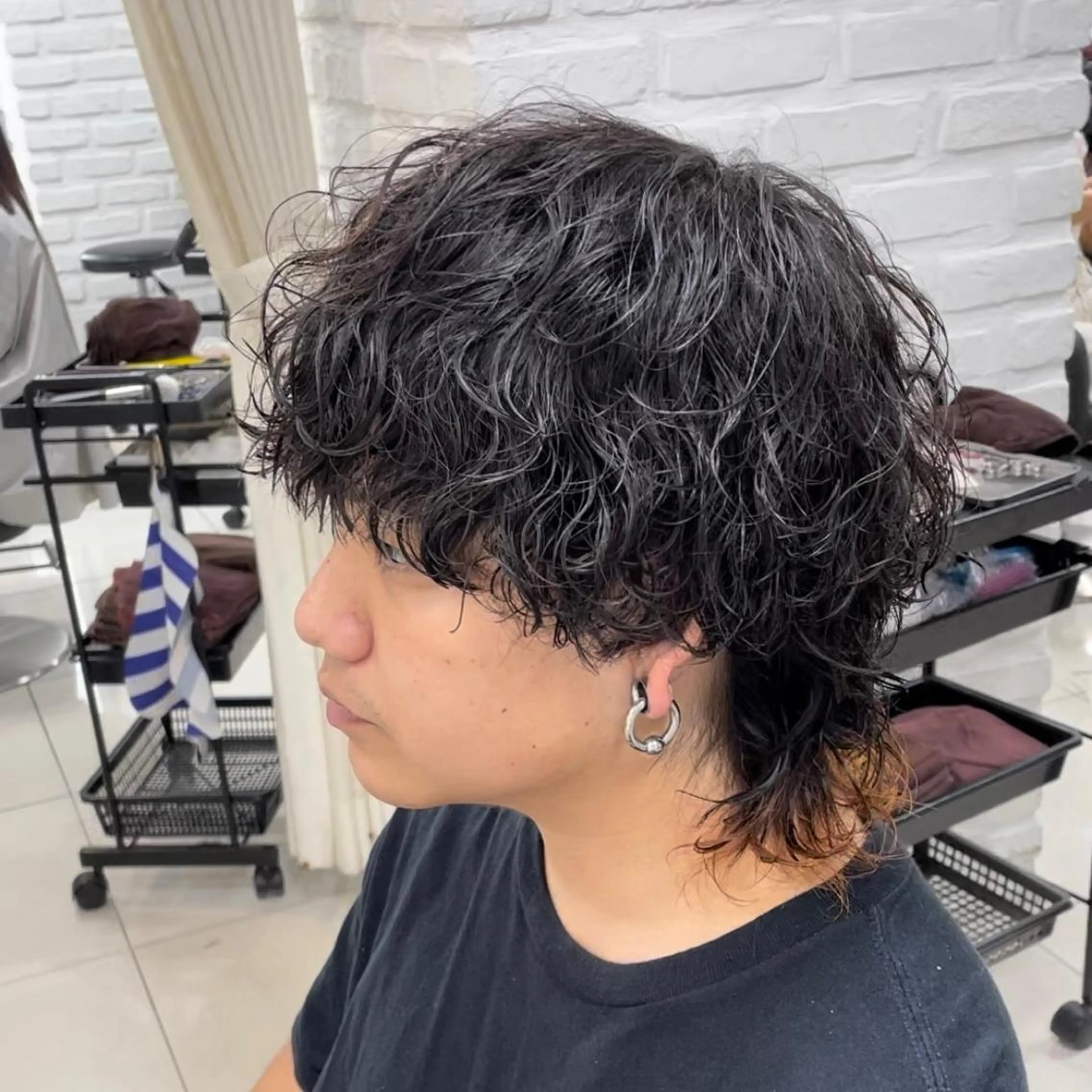 ショート パーマ メンズ メンズパーマ 波巻きパーマ メンズウルフカット ウルフカット フェザーパーマ職人 🪶ryosukeのヘアスタイル