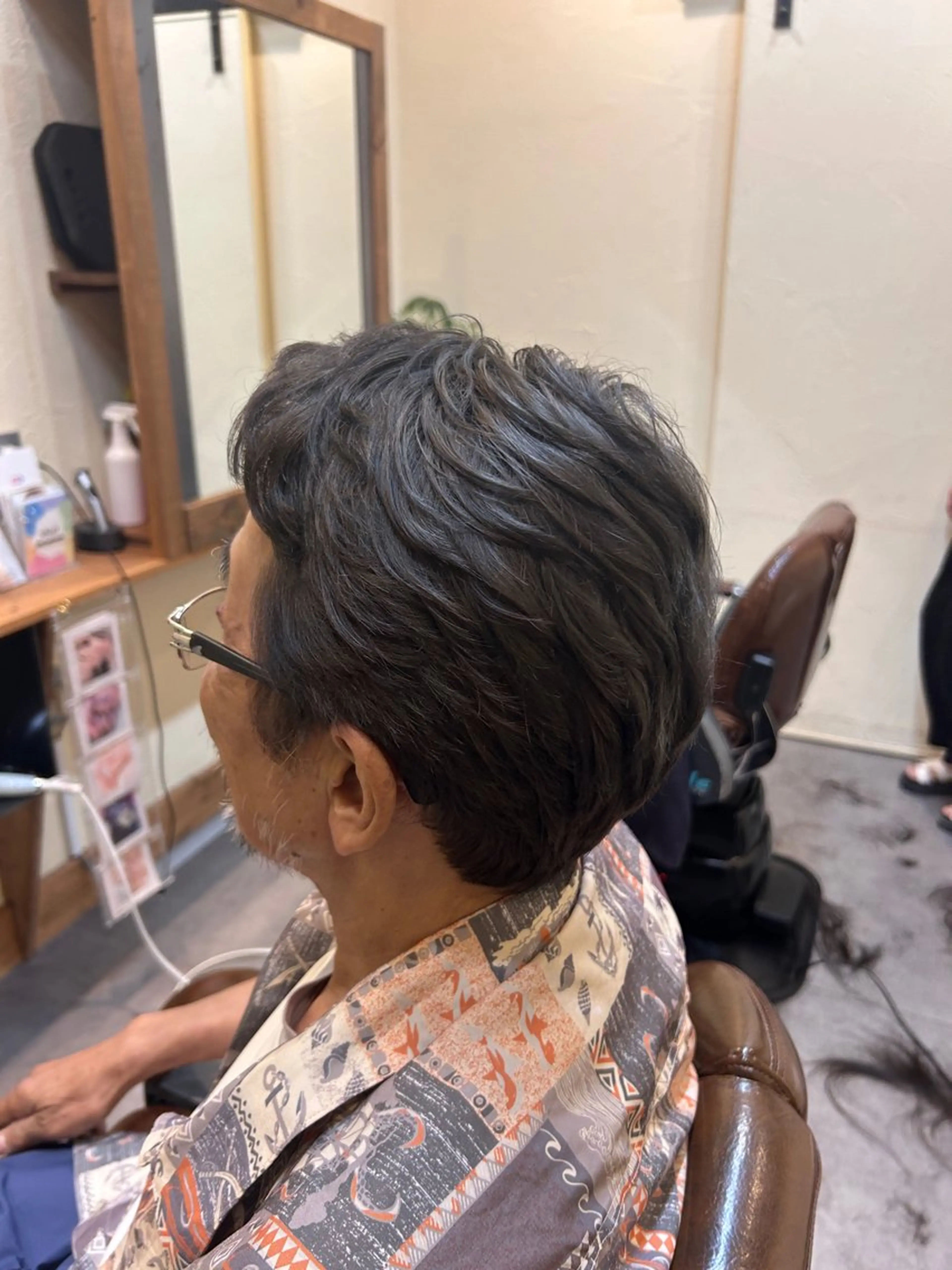 カラー メンズ 井上 萌のヘアスタイル