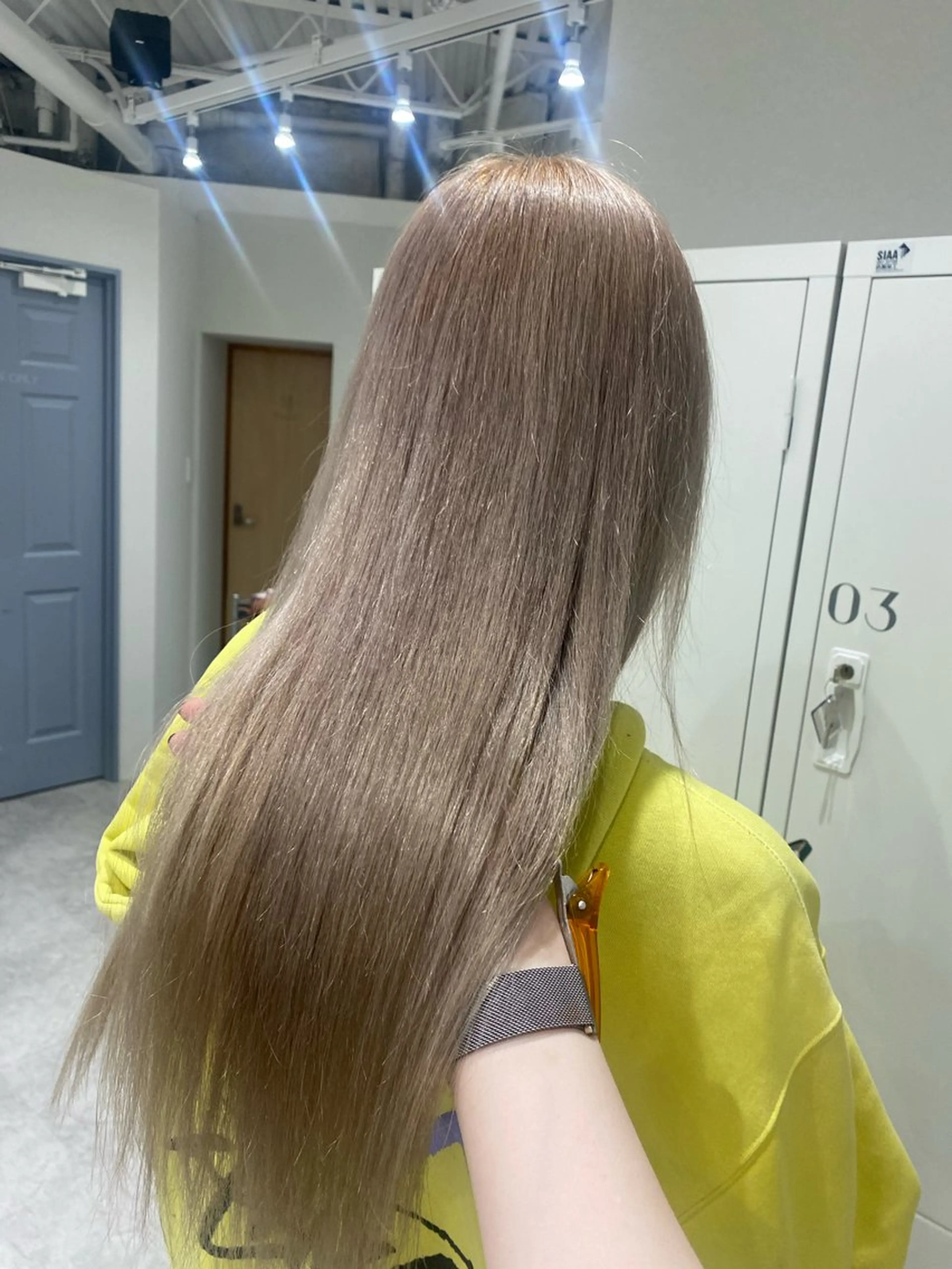 セミロング カラー ヘアアレンジ ベージュカラー ブリーチ ホワイトベージュ ヘアカラー ボブ /ニュアンス/ satomi🧸💖のヘアスタイル