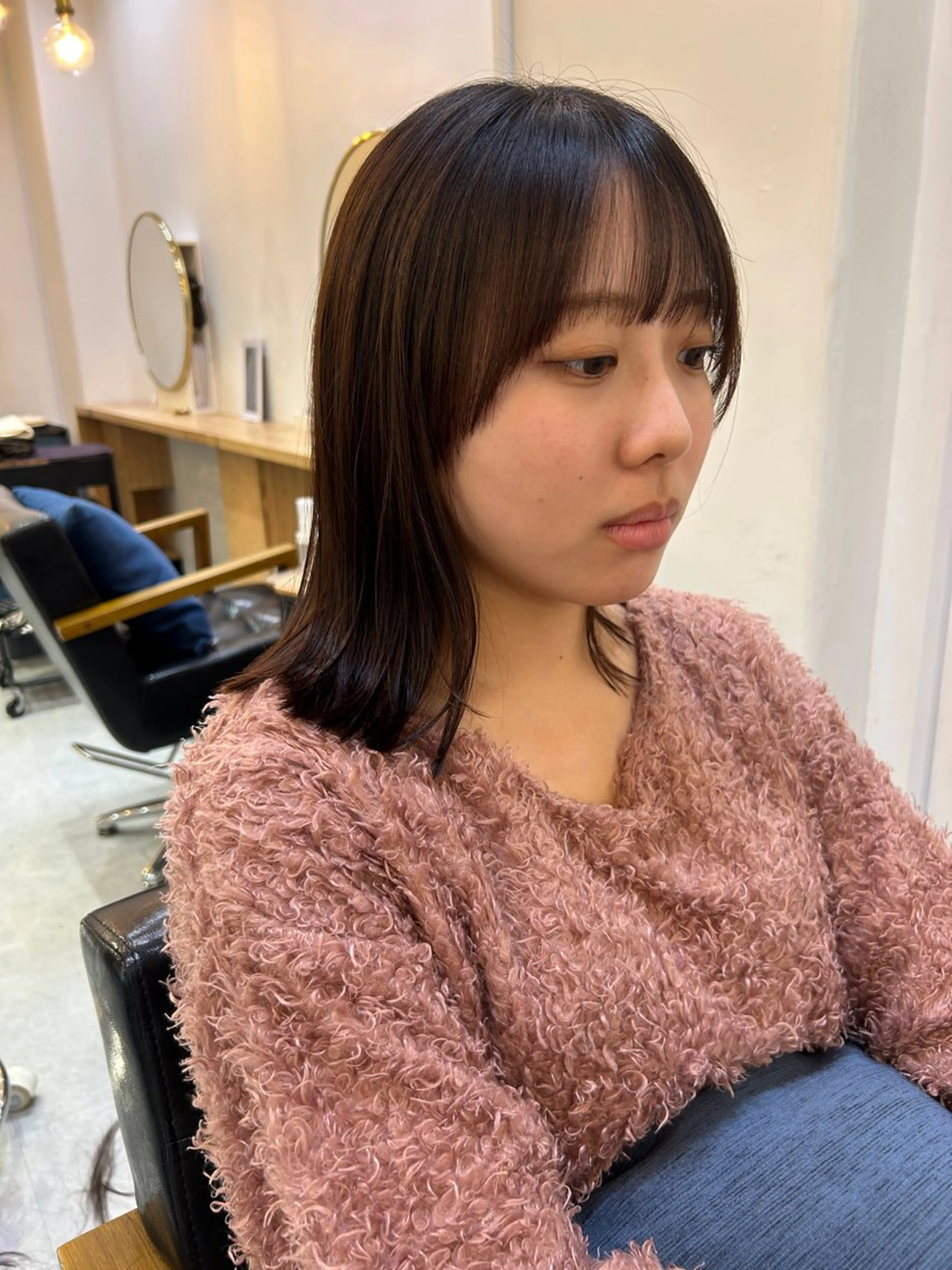 ミディアム カット CARICIA 白木 由里加のヘアスタイル