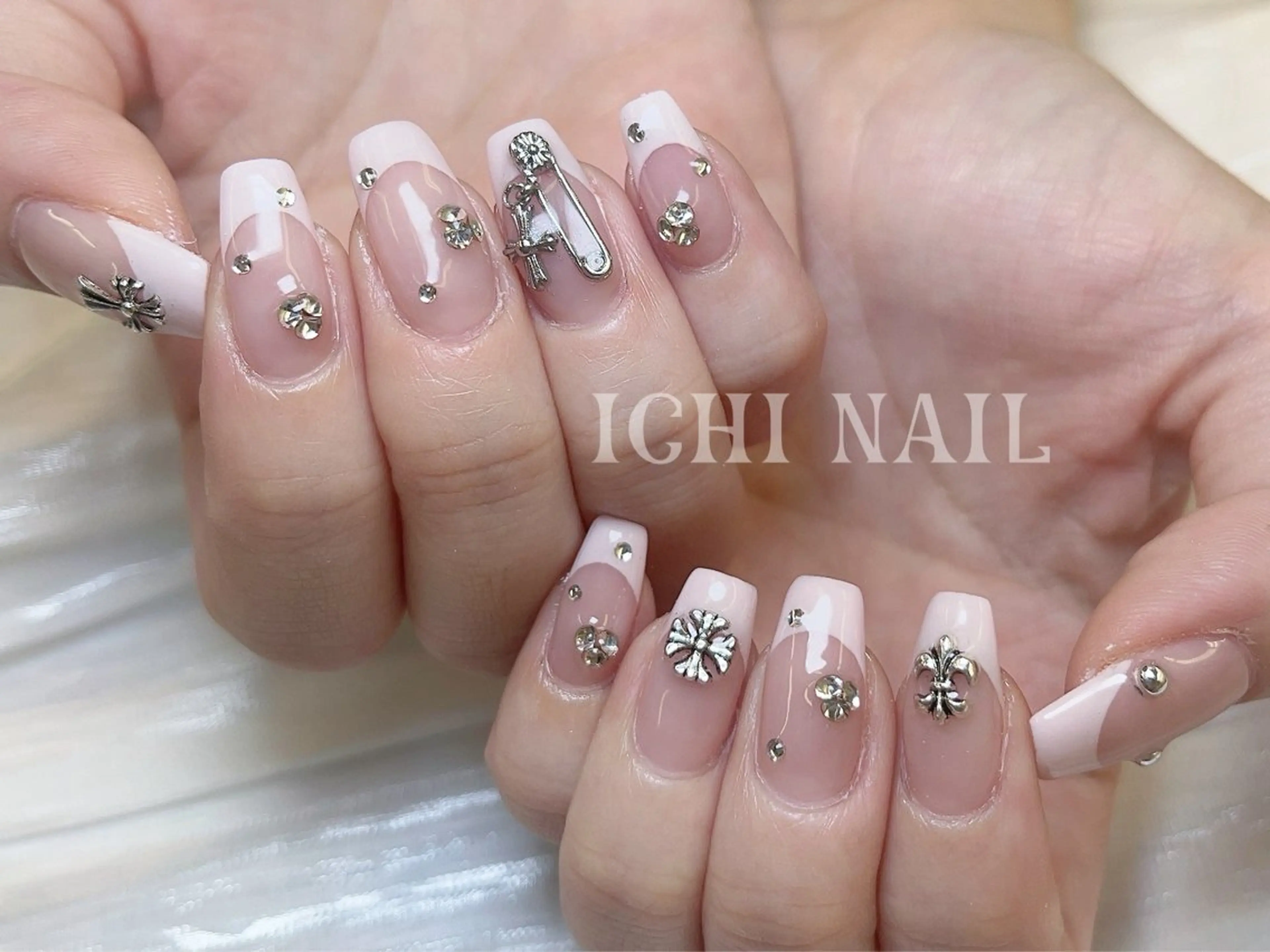 ネイル ハンドネイル 🧚🏻‍♀️ NOHA🎀のネイルデザイン