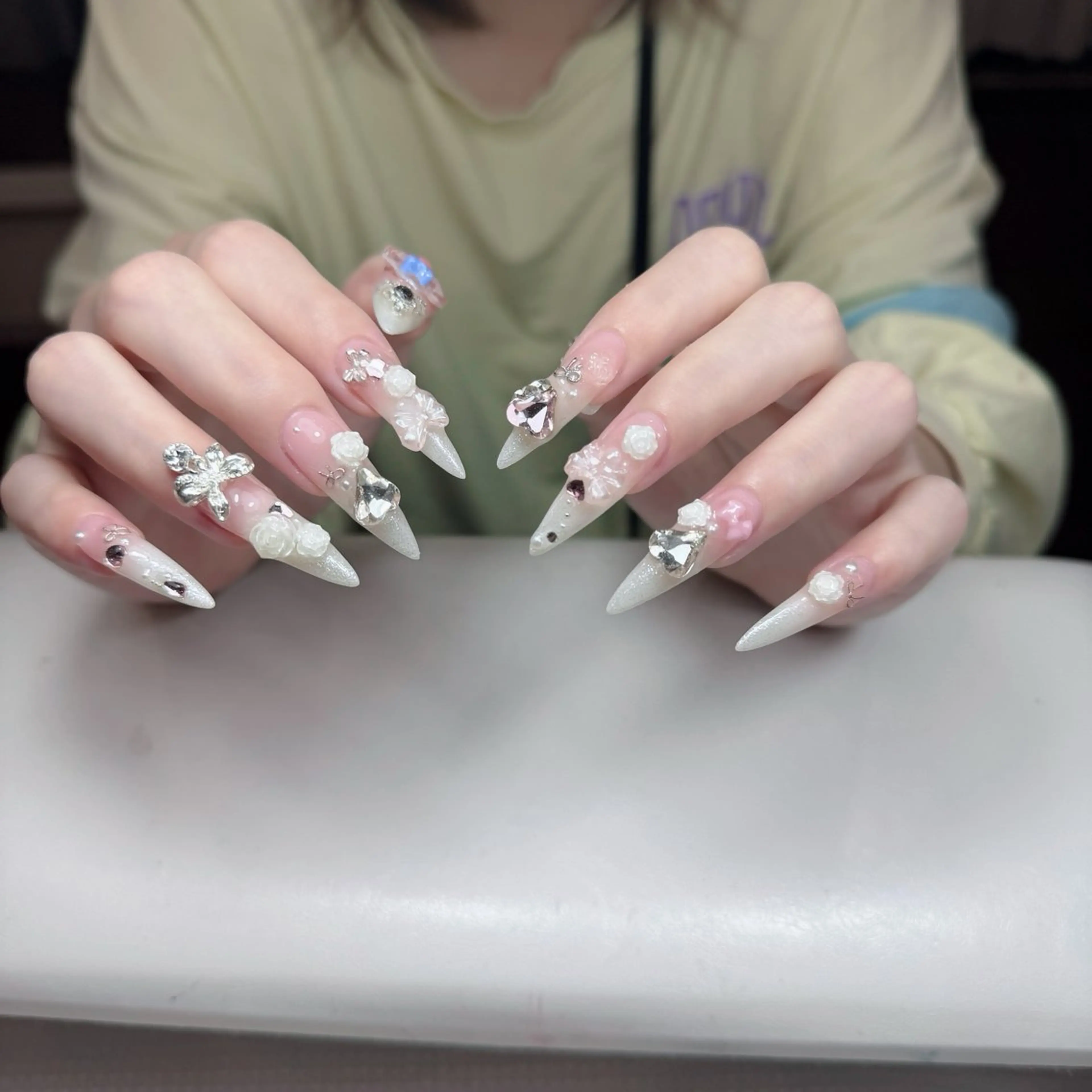 ネイル チークネイル フレンチネイル グラデーション 韓国ネイル マグネットネイル ハンドネイル Hana nail所属・Hana Nailのネイルデザイン