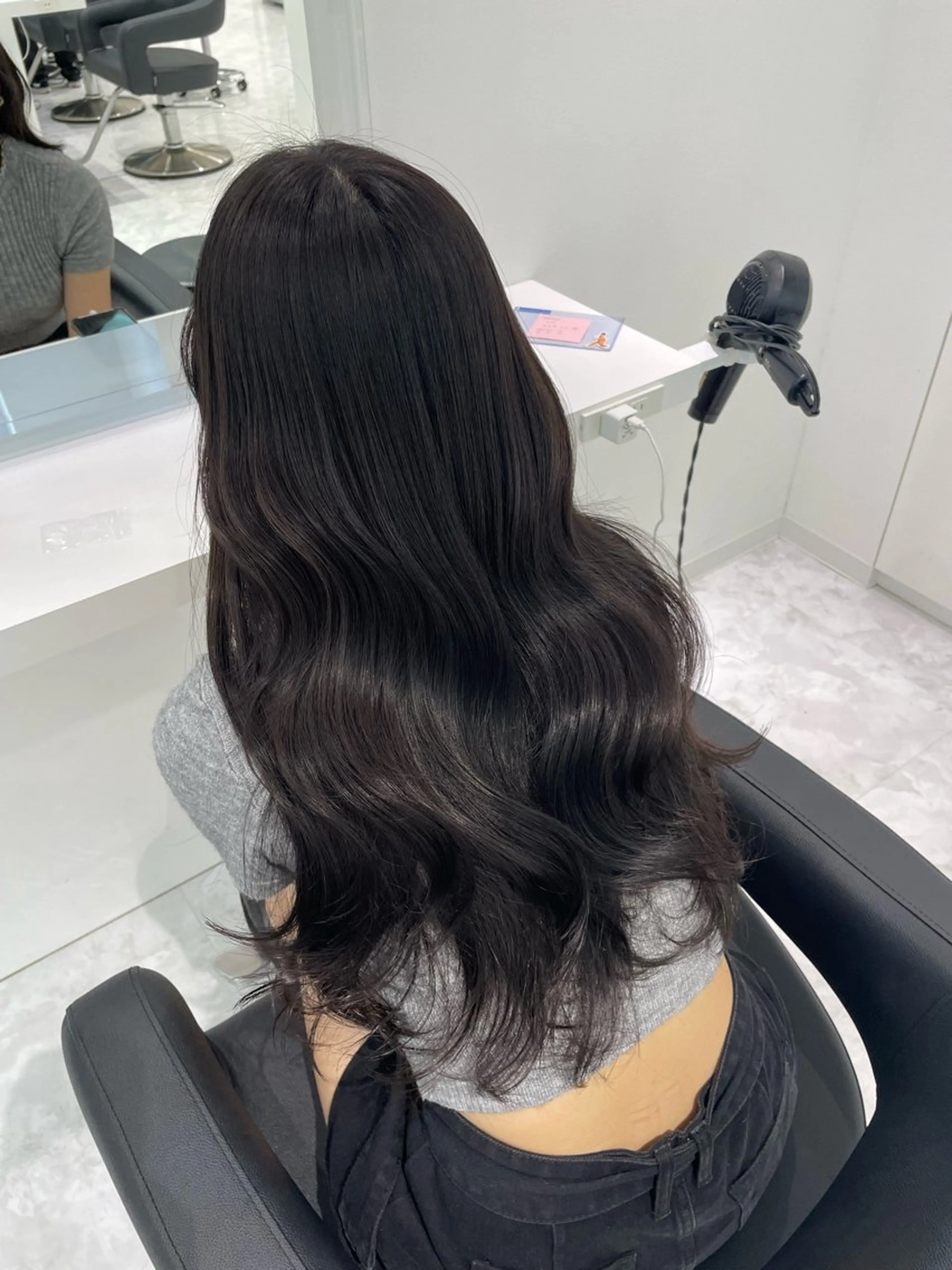 ロング カラー ヘアアレンジ 🎀RIN🎀 就活🩶暗髪カラーのヘアスタイル