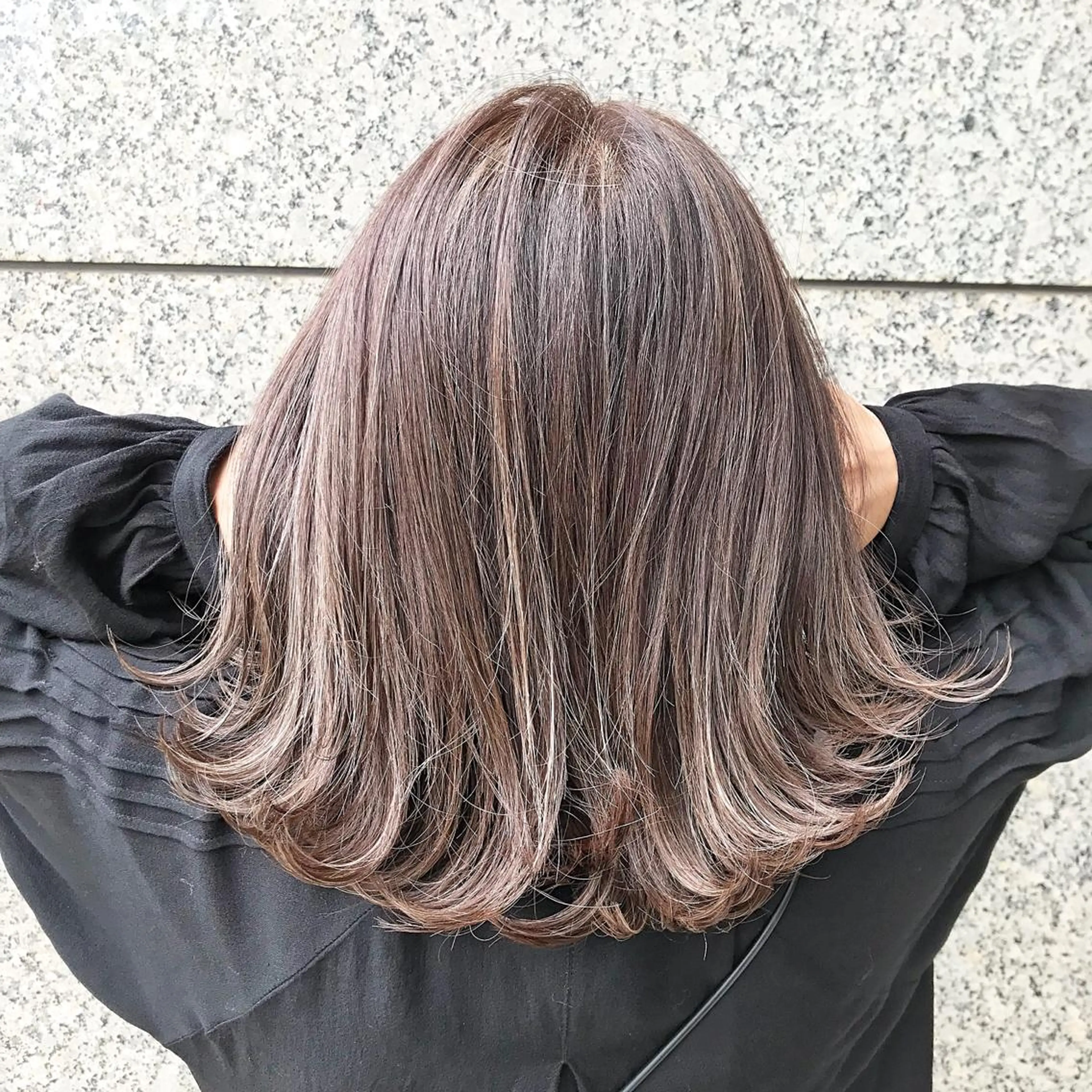 ミディアム カラー ベージュカラー ハイライトカラー ハイライト ヘアカラー トリートメント 平尾 拓也のヘアスタイル