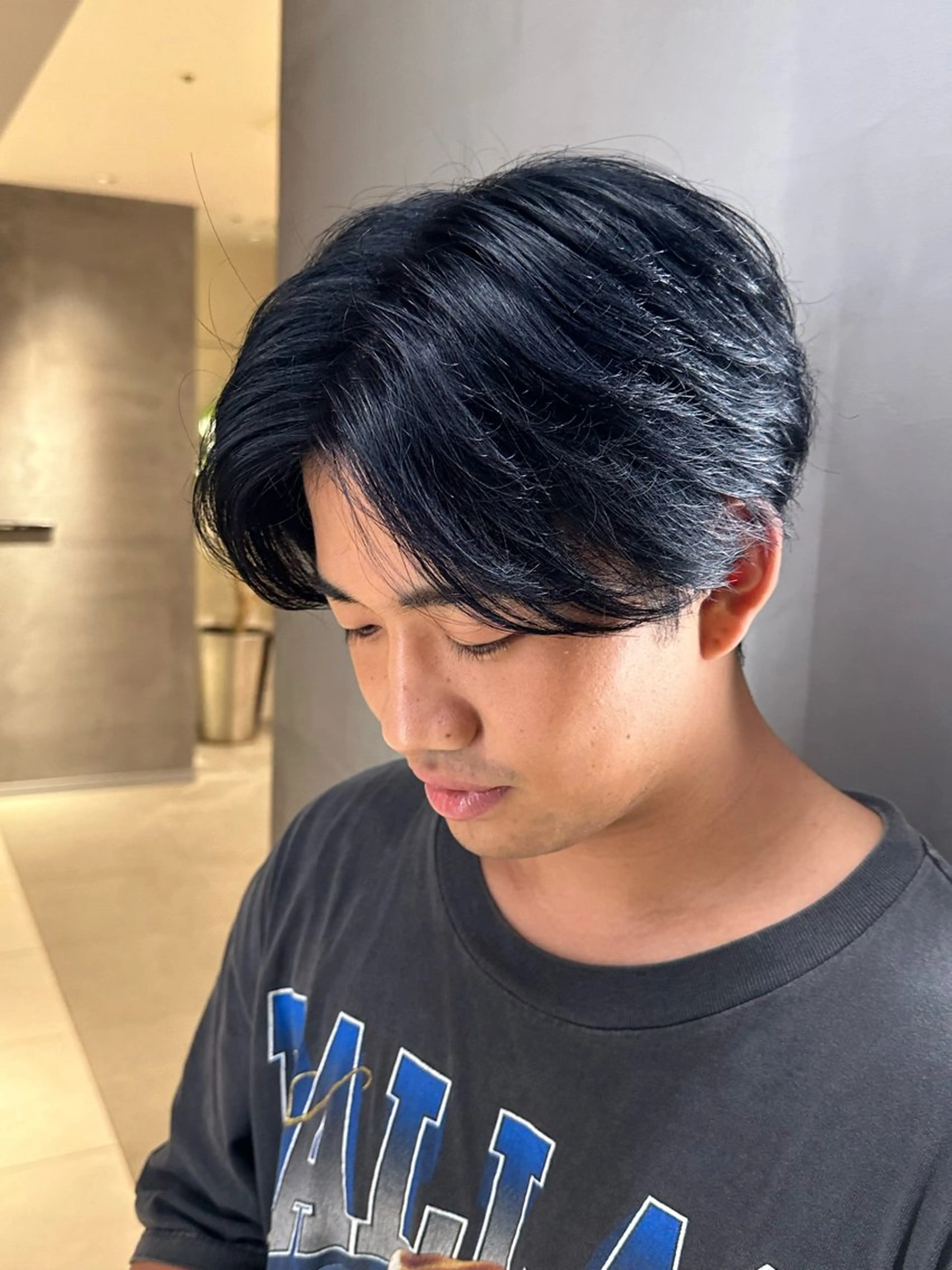 ショート カラー メンズ 黒髪 ブルーカラー ブルーブラック 透明感カラー LICO HAIR＆RELAXATION 名駅店所属・メンズ特化美容師/ パーマ/波巻き/陸翔のヘアスタイル