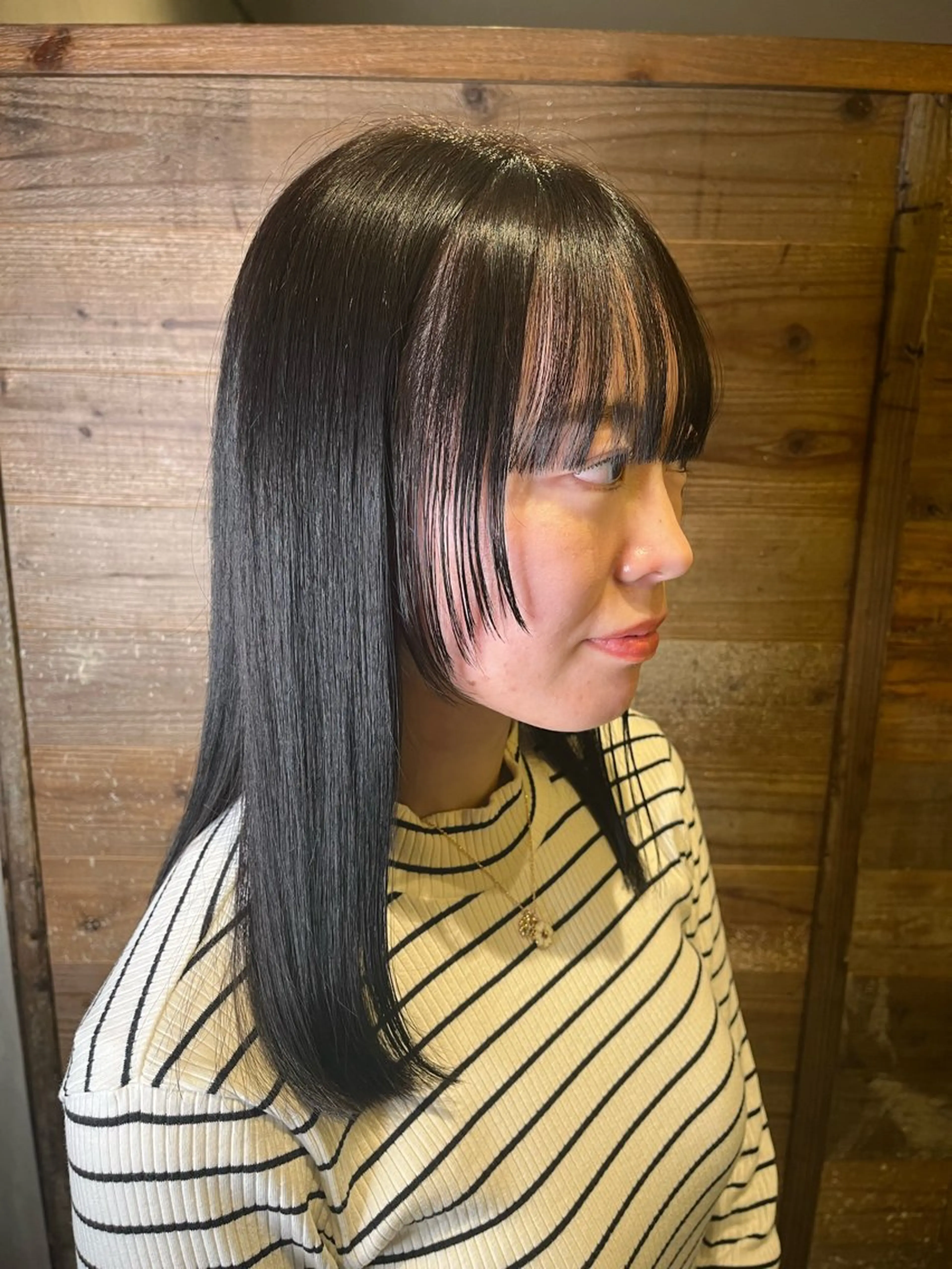 セミロング 顔まわりレイヤー 顔周りカット レイヤーカット LoE[ロエ]桃井 香菜子のヘアスタイル