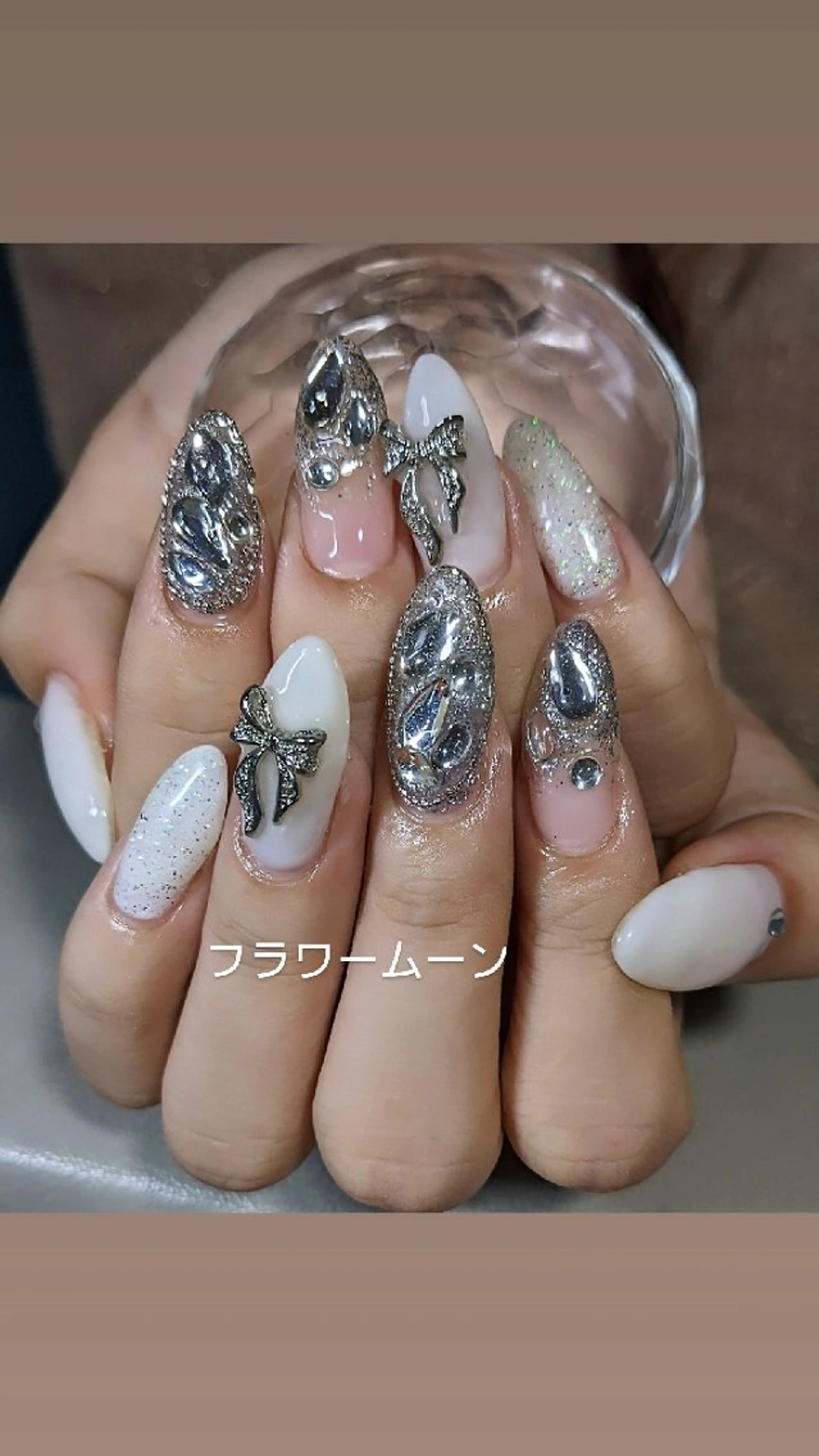 ネイル グラデーション ハンドネイル ハンドケア フラワー ムーンのネイルデザイン