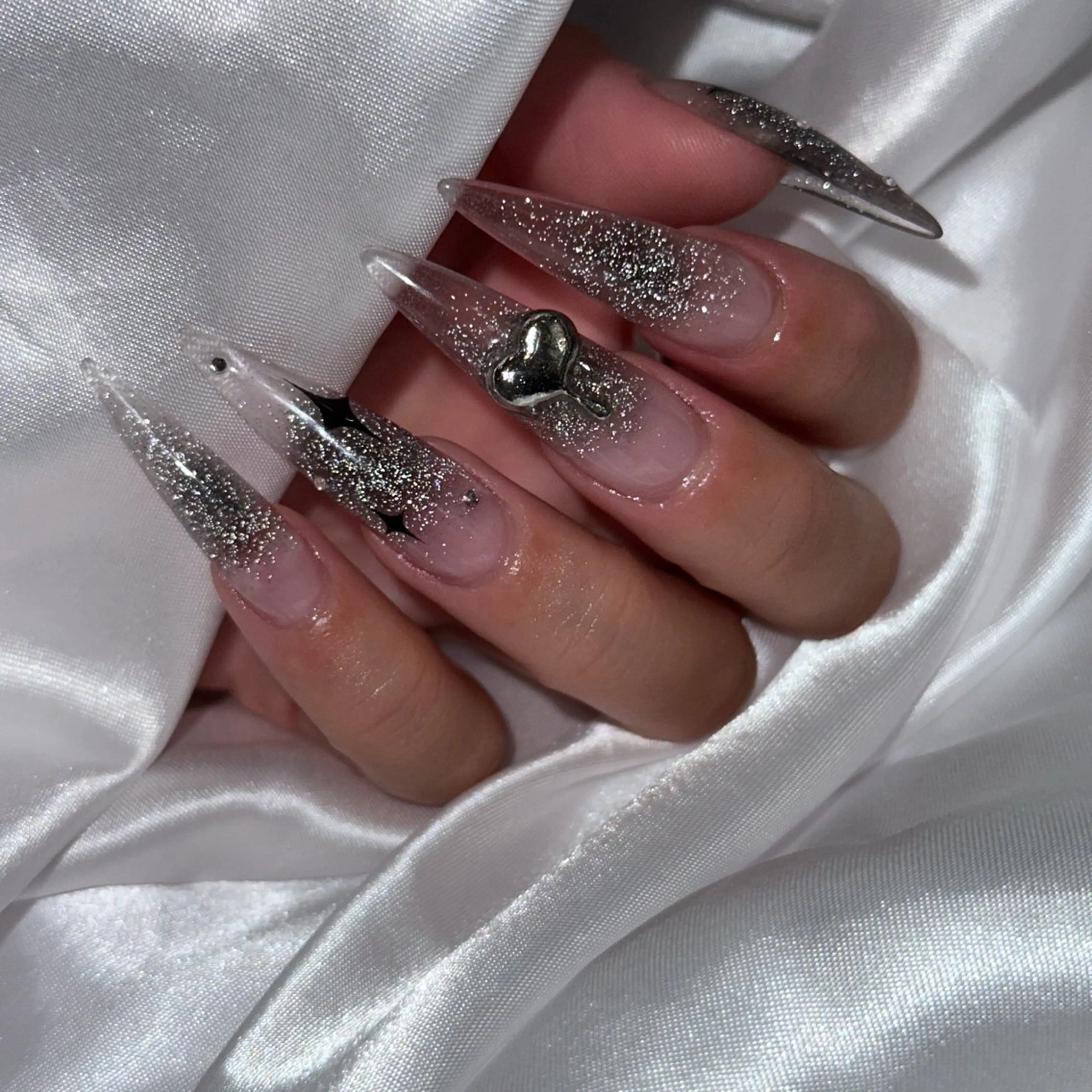 セミロング ハンドネイル Whity所属・Whity kiriのネイルデザイン