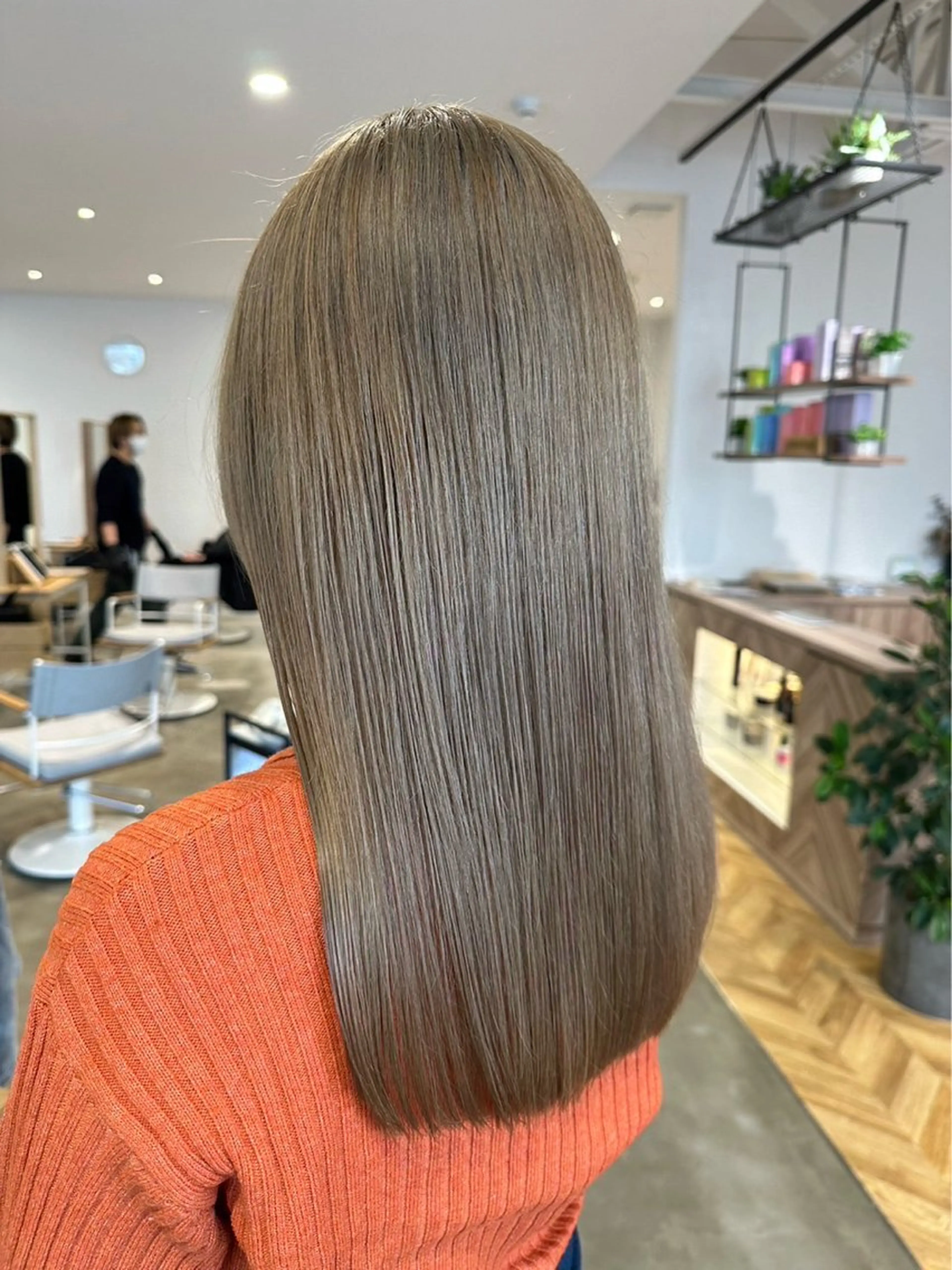 カラー 今井 凜のヘアスタイル