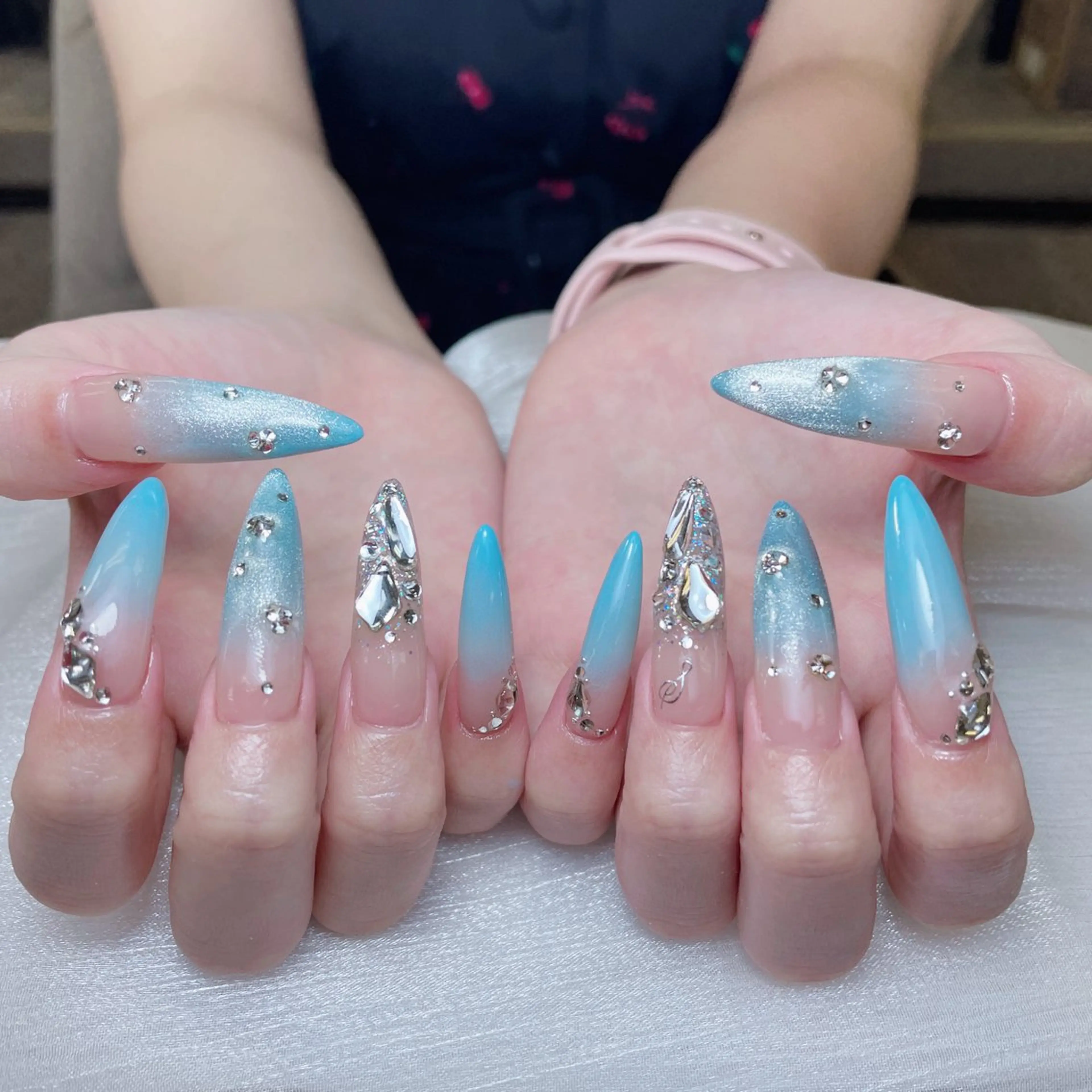 ネイル オーロラネイル キラキラネイル マグネットネイル 大理石ネイル(マーブル) スカルプネイル ハンドネイル NailPrincess所属・princess スカルプ専門店のネイルデザイン