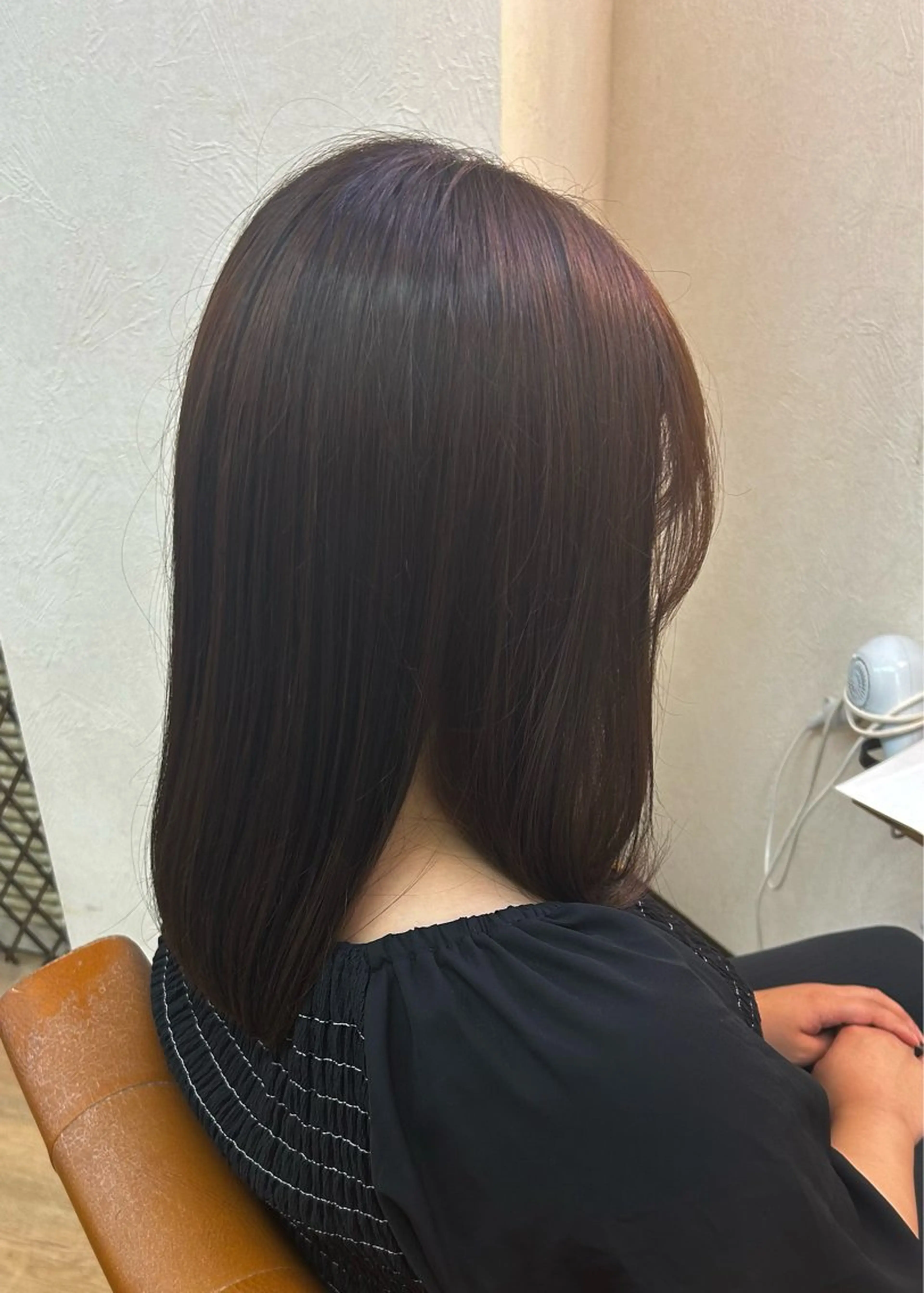 セミロング カラー 足立 愛樹のヘアスタイル