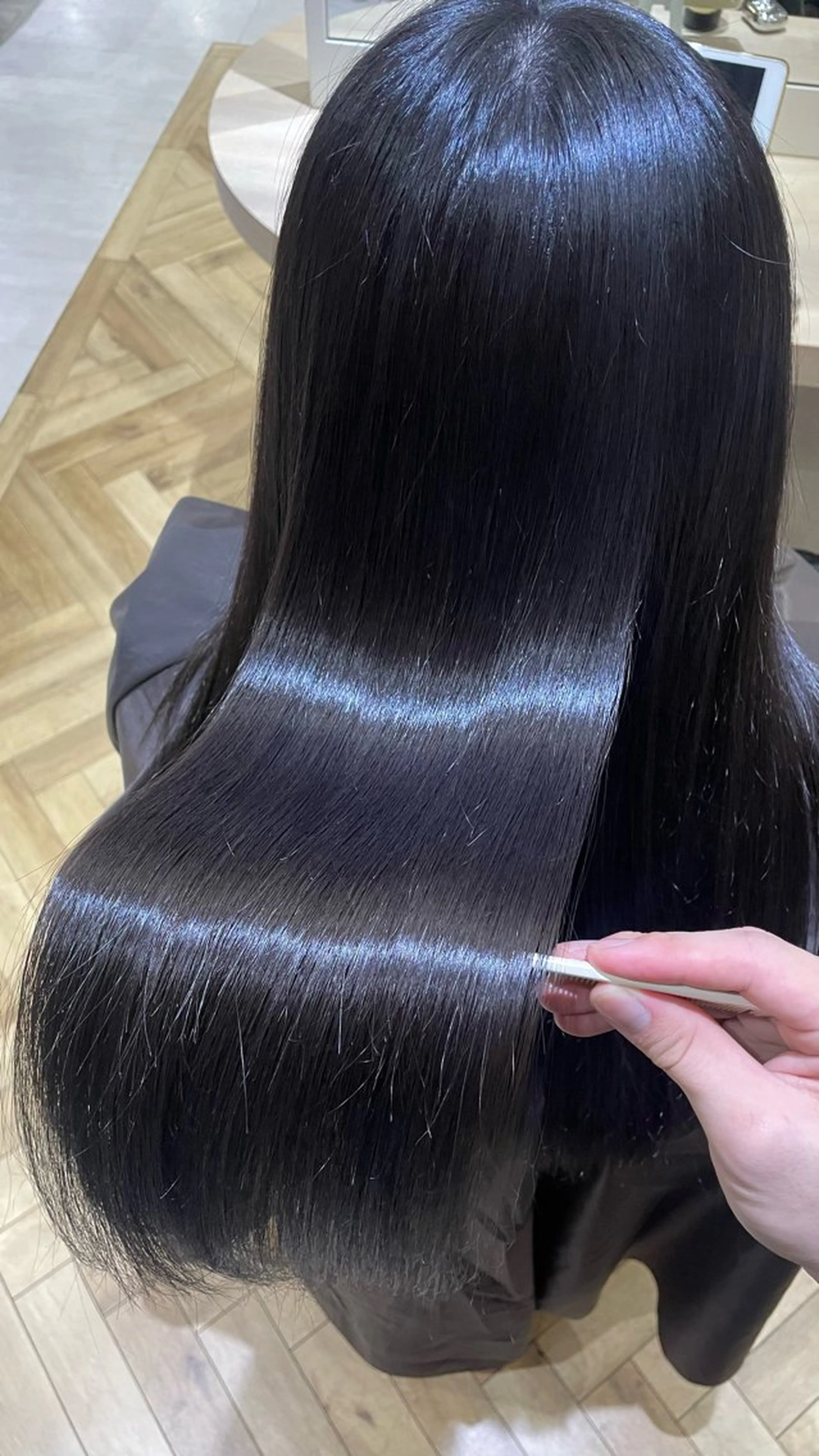 ロング カラー カット 縮毛矯正 トリートメント 韓国ハッシュカット✨ レイヤーカット🍒のヘアスタイル