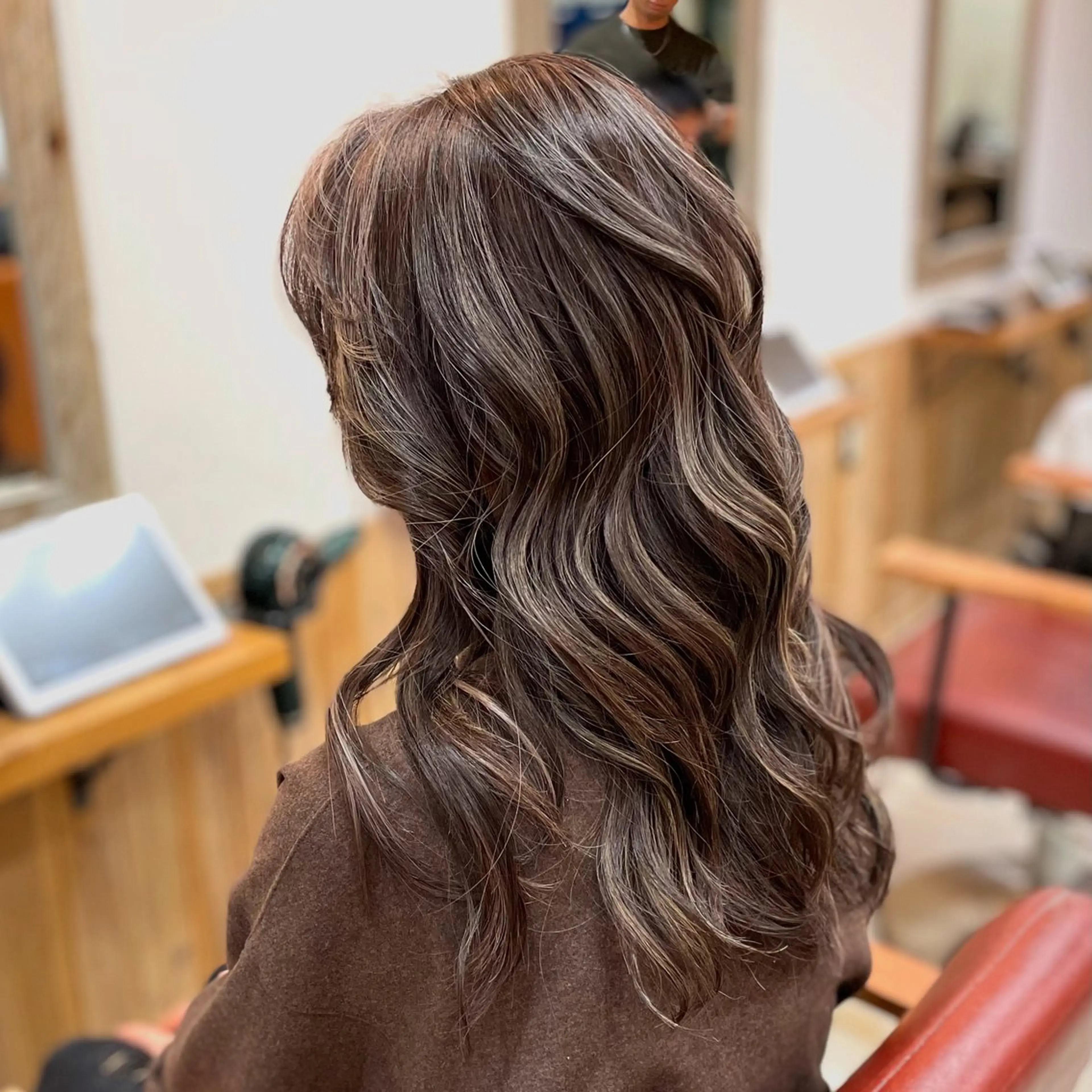 カラー Kana .のヘアスタイル