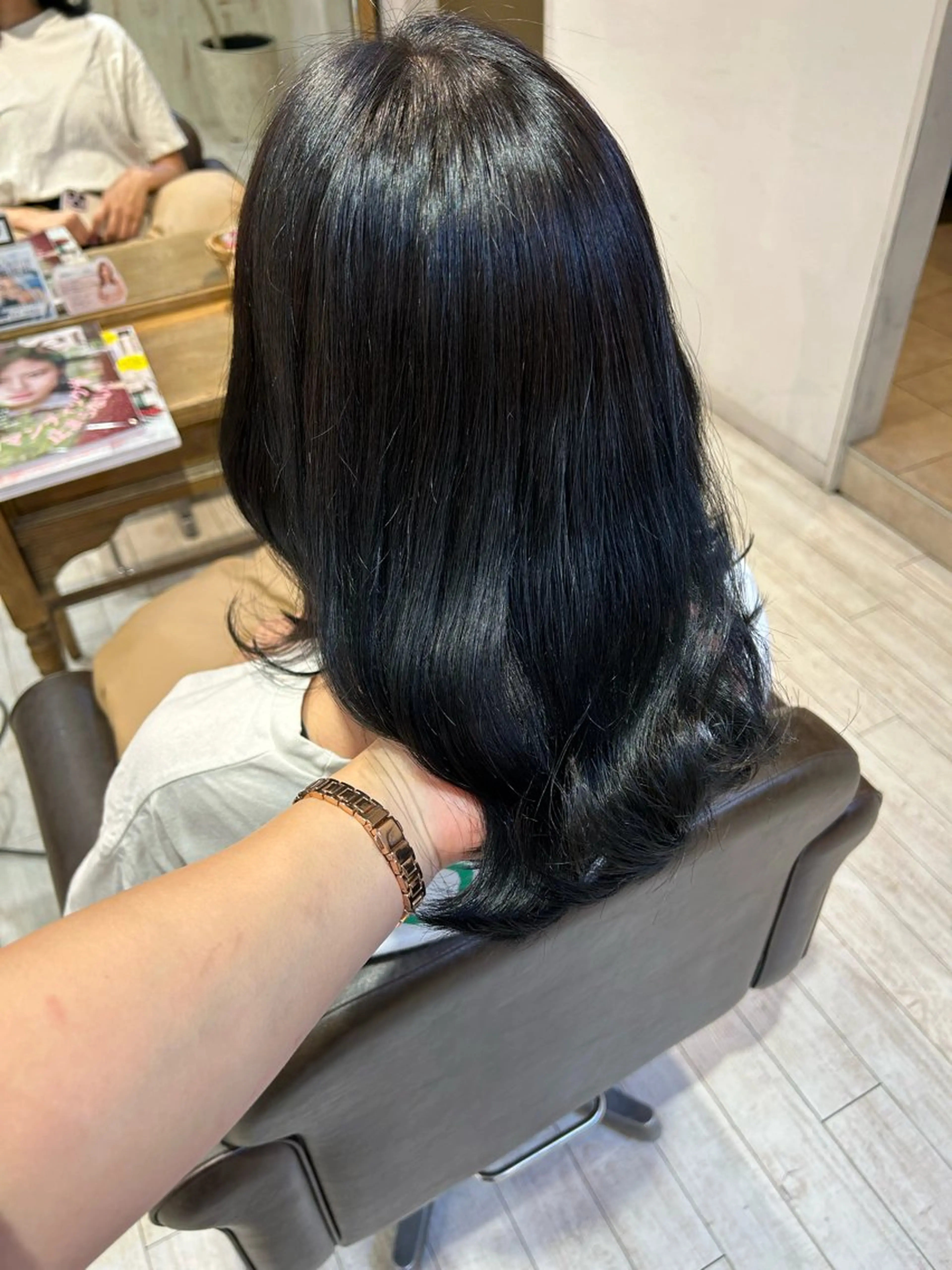 ミディアム ヘアカラー ニュアンスカラー 🪽比内千聖のヘアスタイル
