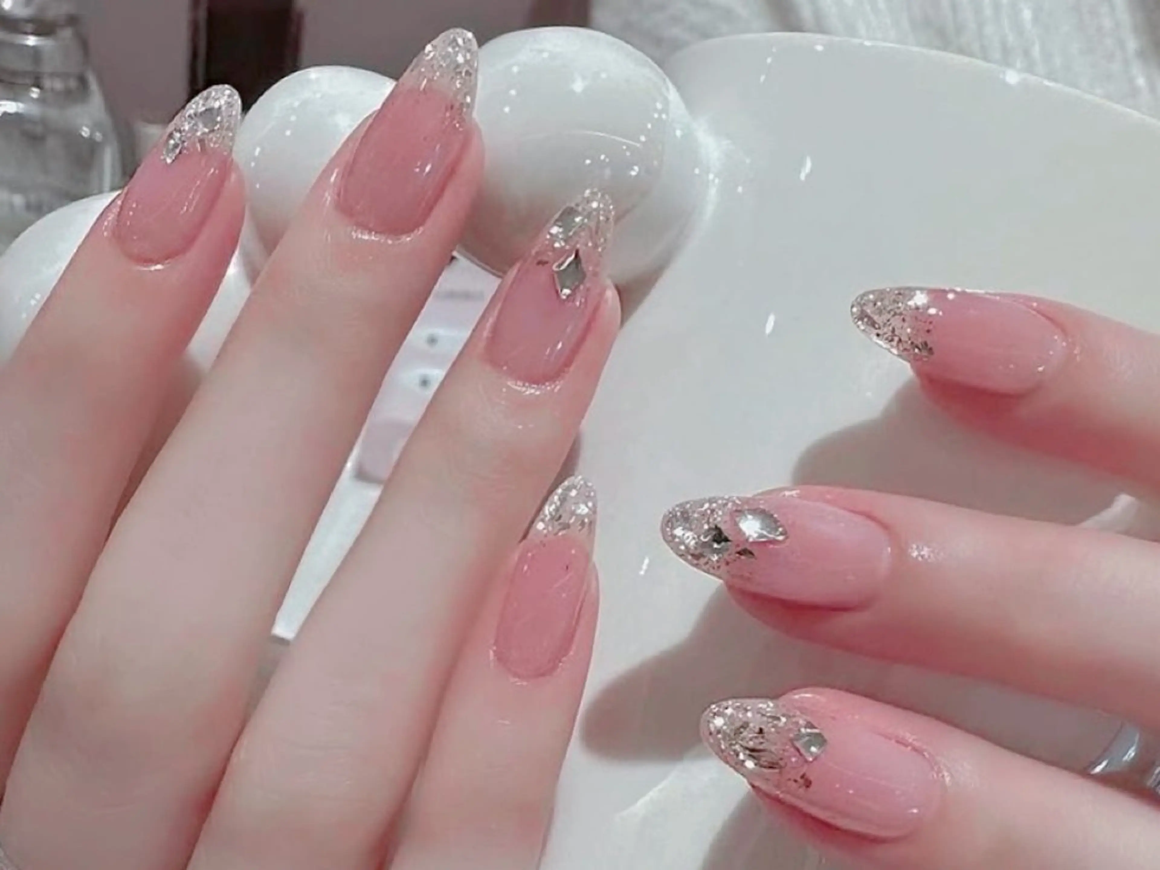 ロング ハンドネイル フットネイル ハンドケア flora所属・NAILS Soraのネイルデザイン