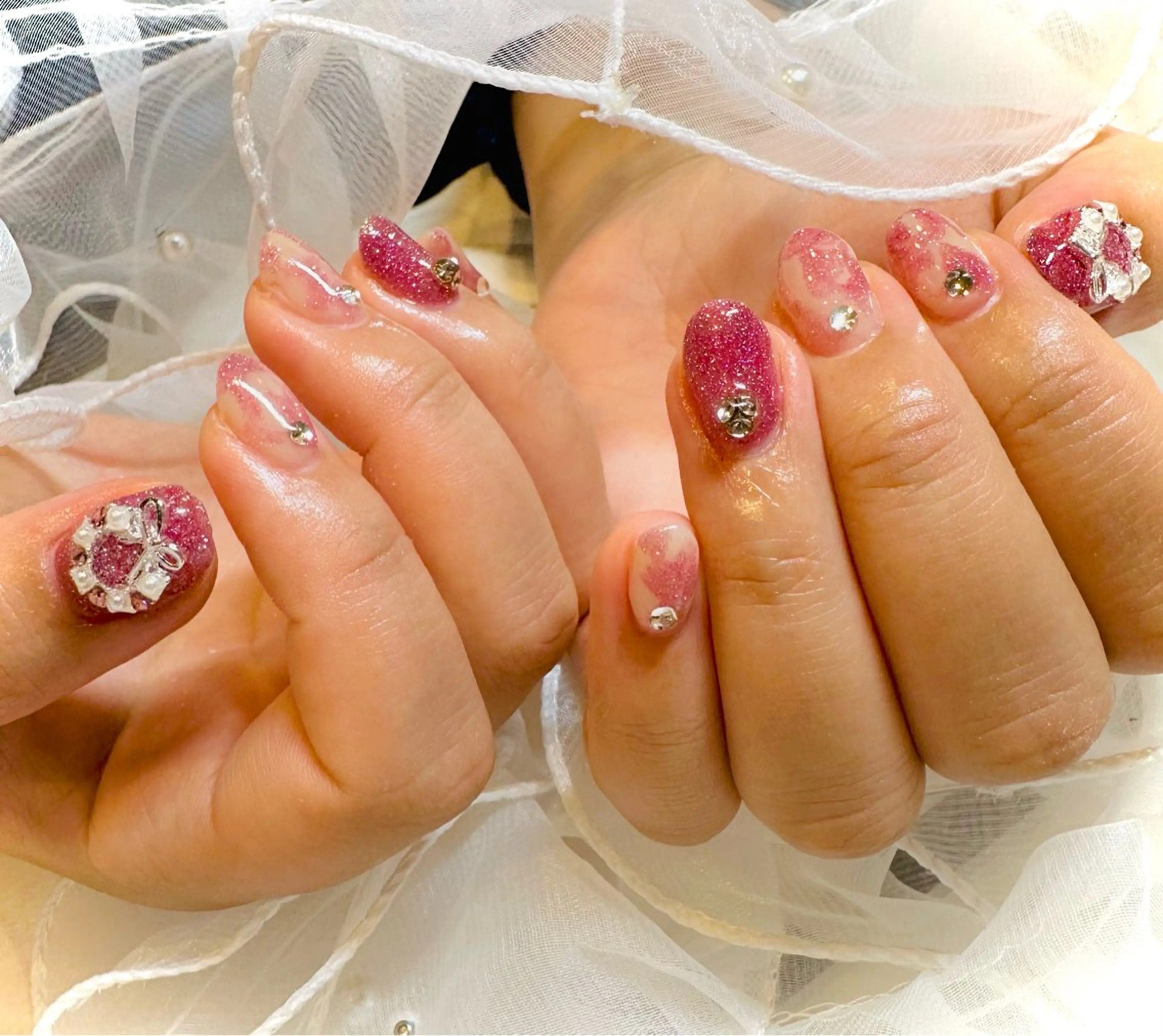 ネイル 韓国ネイル ピンク 赤色 ハンドネイル ネイルサロンエレノア所属・田端 笑理菜のネイルデザイン